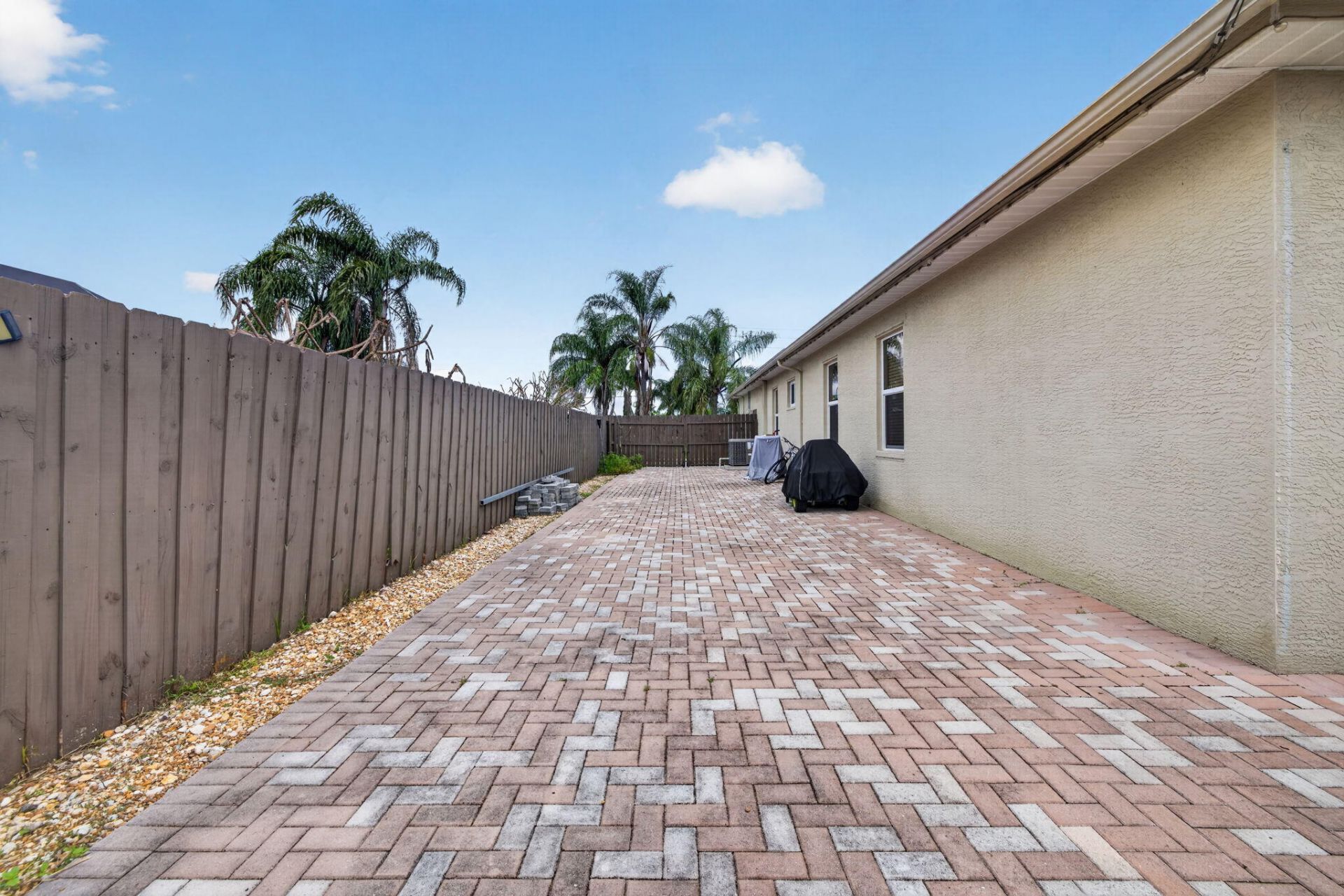 1402 SW Abingdon Avenue, Port Saint Lucie, FL 34953 Photo