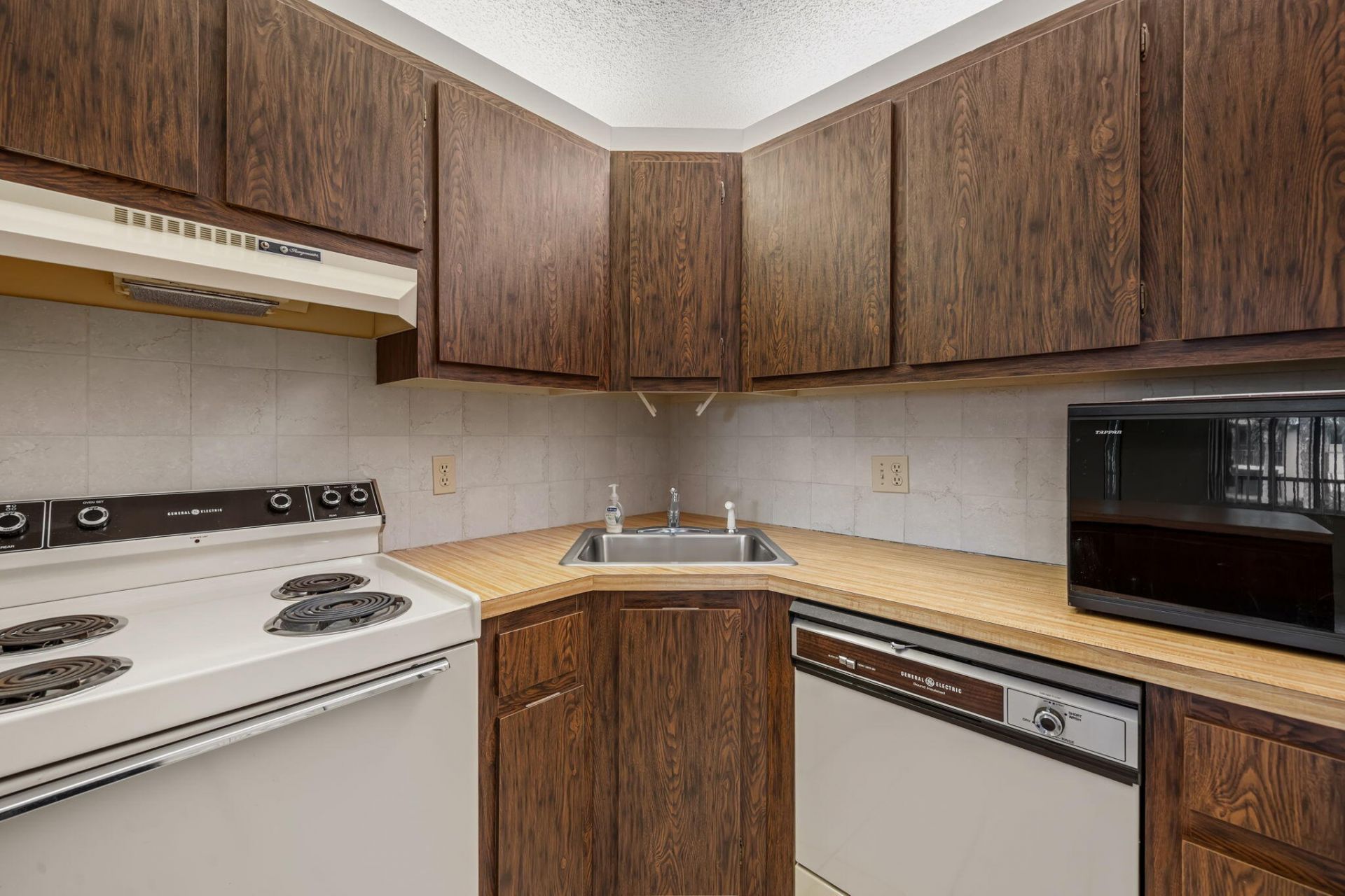 324 Knotty Pine Circle, Unit B-2, Greenacres, FL 33463 Photo