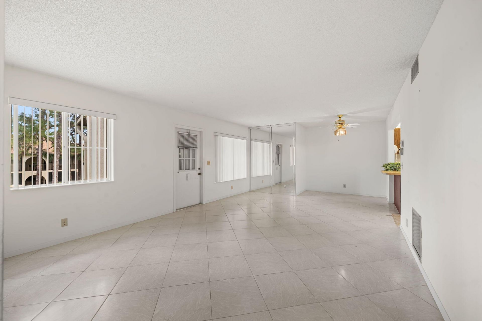 324 Knotty Pine Circle, Unit B-2, Greenacres, FL 33463 Photo