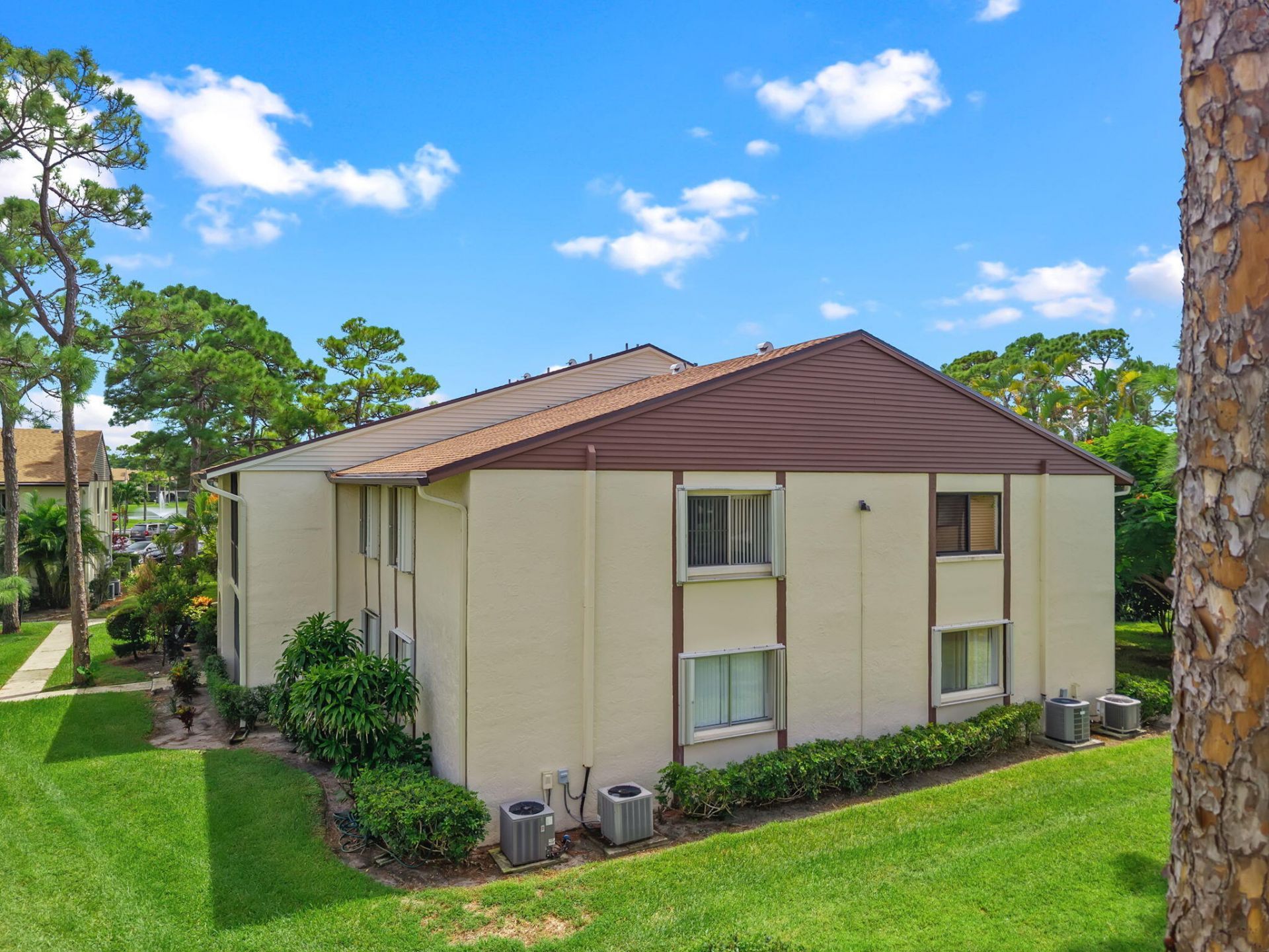 324 Knotty Pine Circle, Unit B-2, Greenacres, FL 33463 Photo