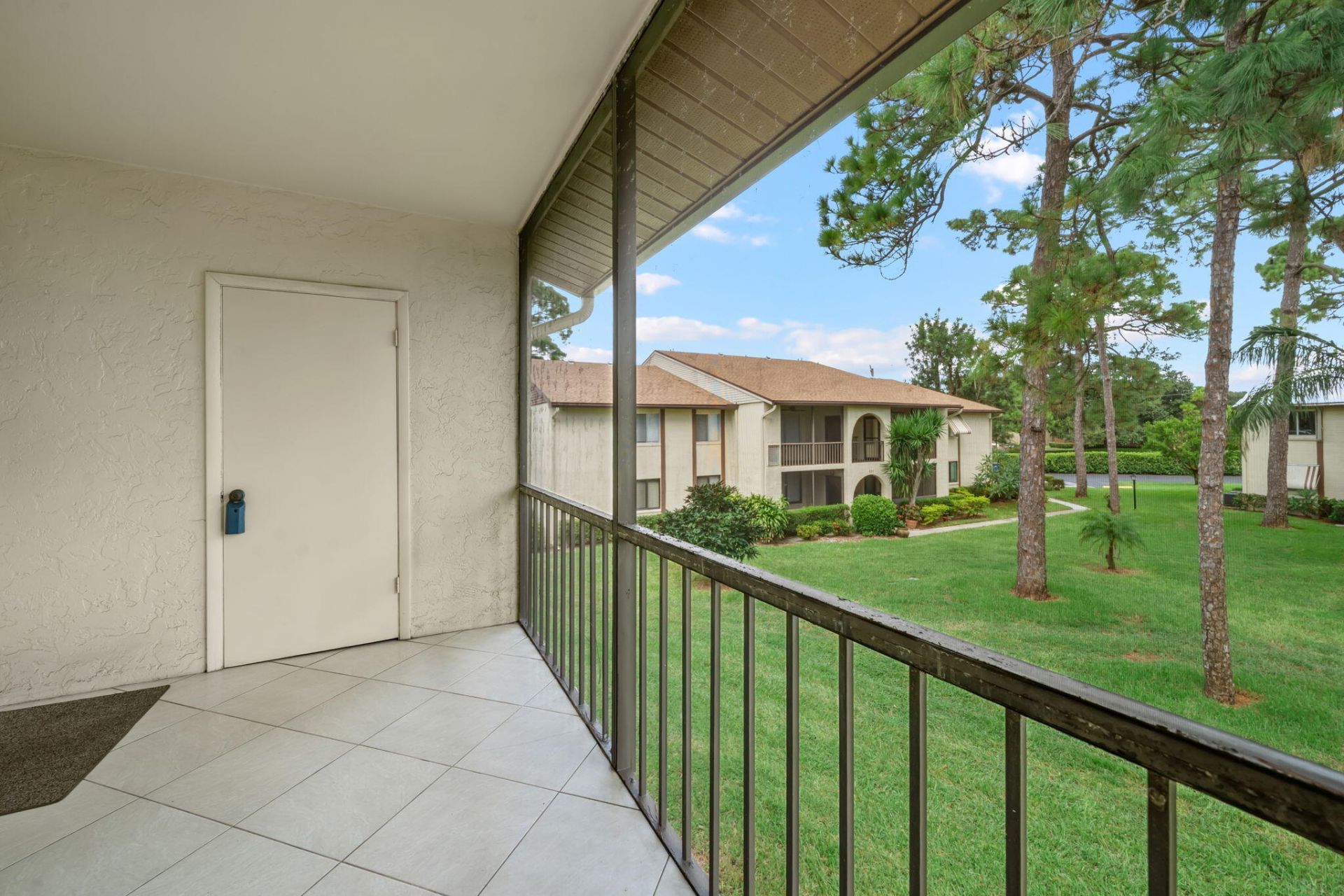 324 Knotty Pine Circle, Unit B-2, Greenacres, FL 33463 Photo
