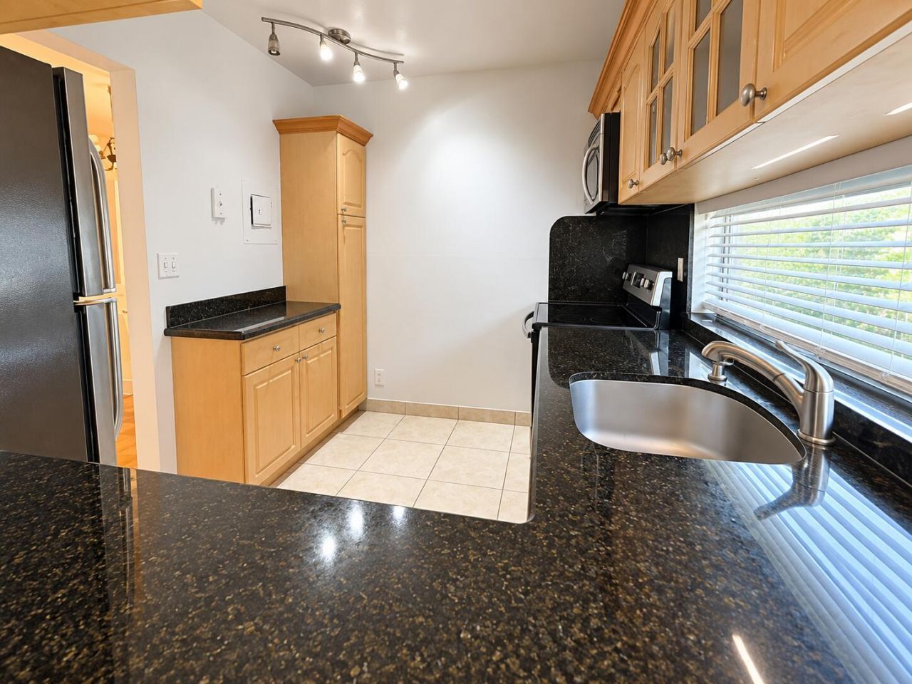 17021 N Bay Road, Unit 229, Sunny Isles Beach, FL 33160 Photo
