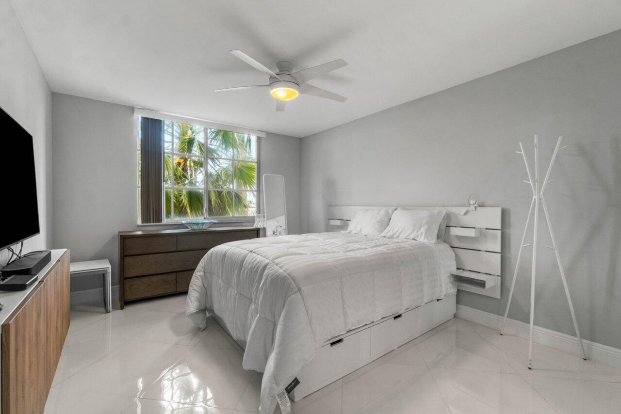 180 Yacht Club Way, Unit 102, Hypoluxo, FL 33462 Photo
