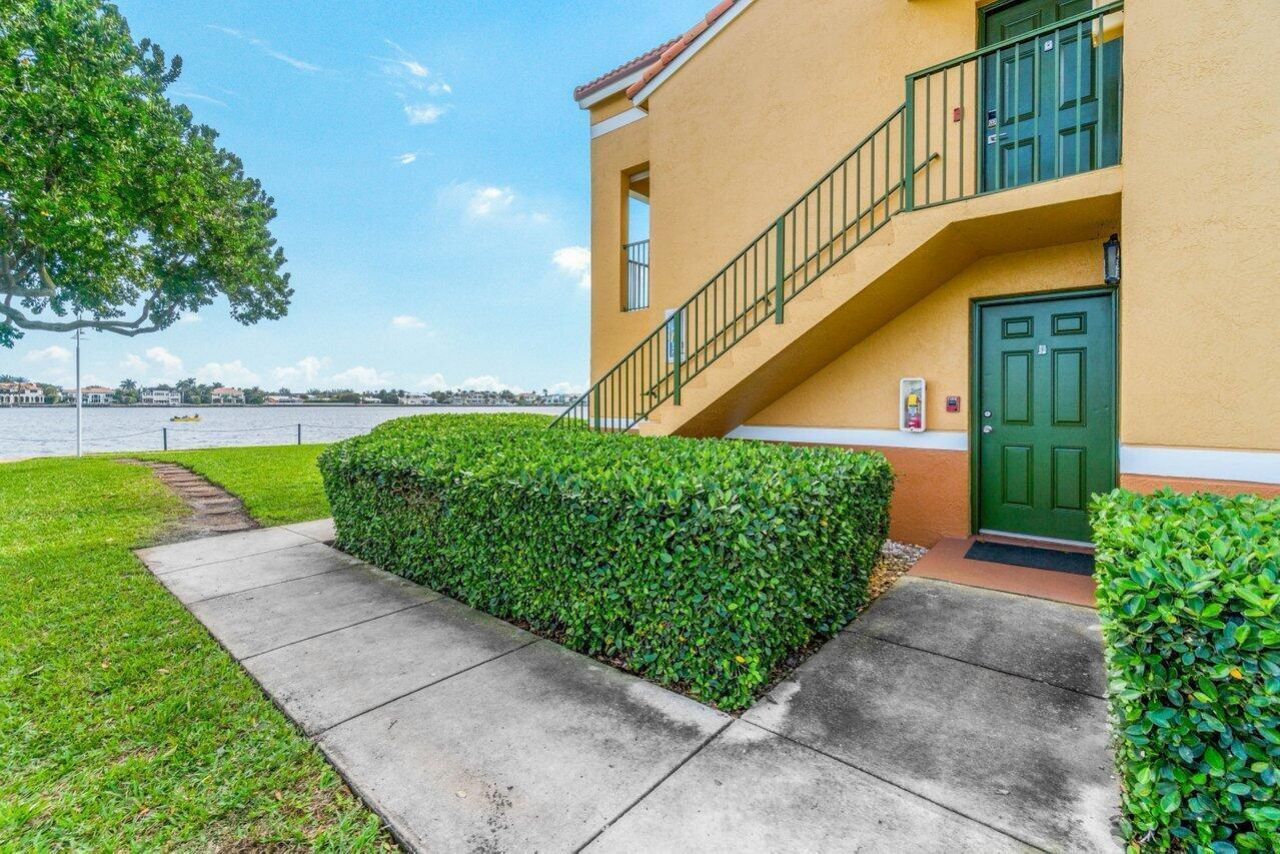 180 Yacht Club Way, Unit 102, Hypoluxo, FL 33462 Photo