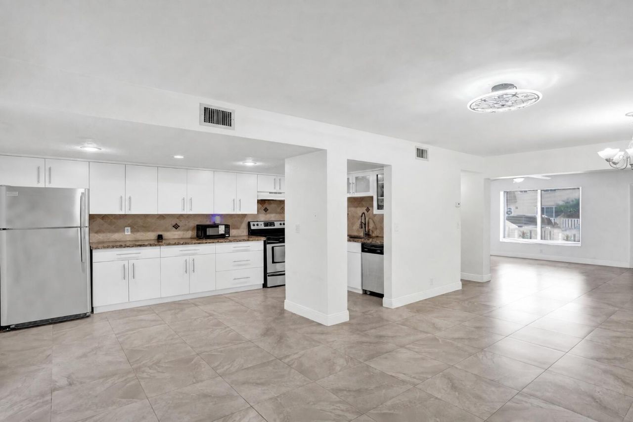 8091 NW 12th Street, Unit H, Margate, FL 33063 Photo