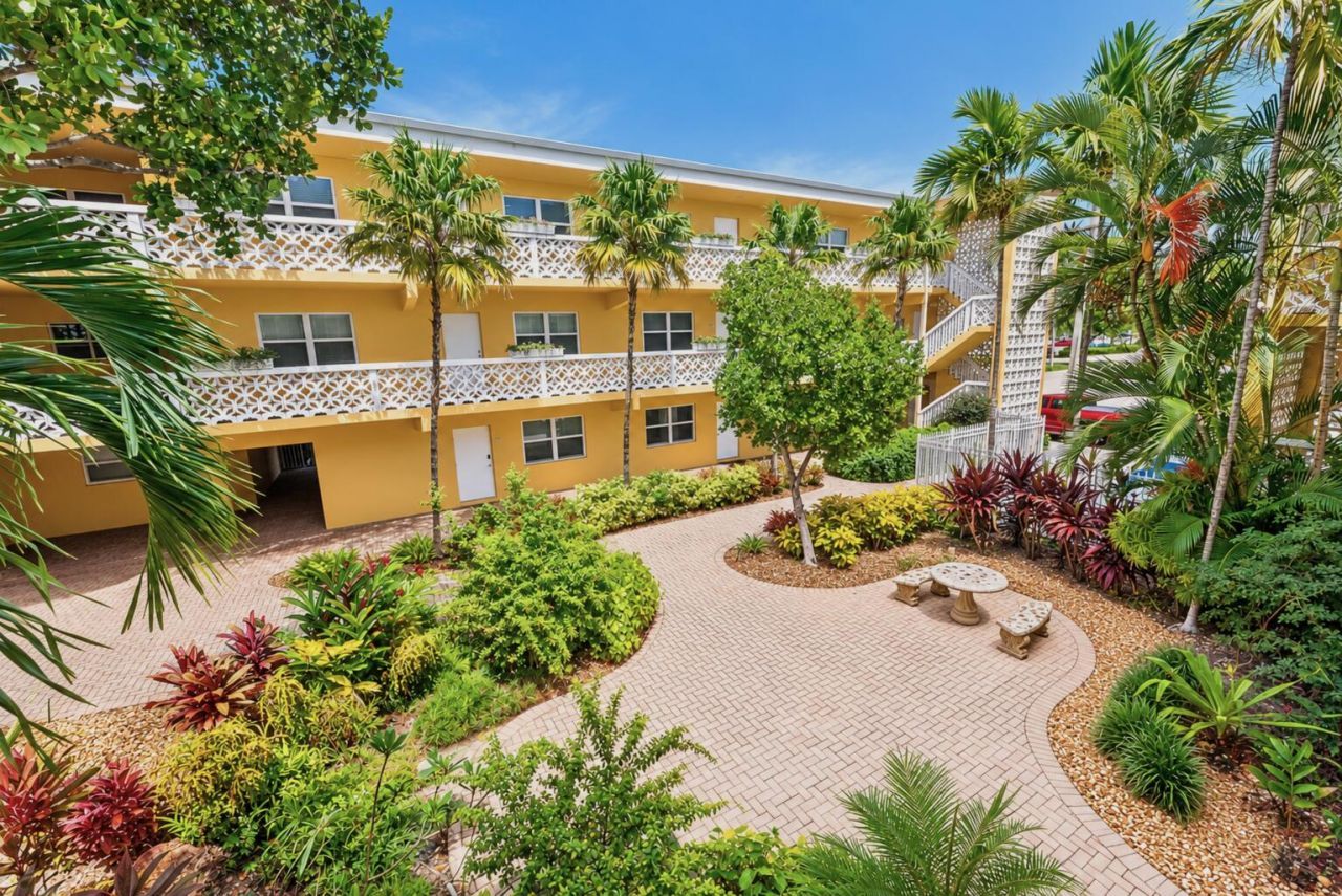 815 Middle River Drive, Unit 202, Fort Lauderdale, FL 33304 Photo