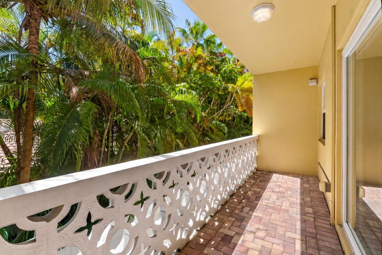 815 Middle River Drive, Unit 202, Fort Lauderdale, FL 33304 Photo