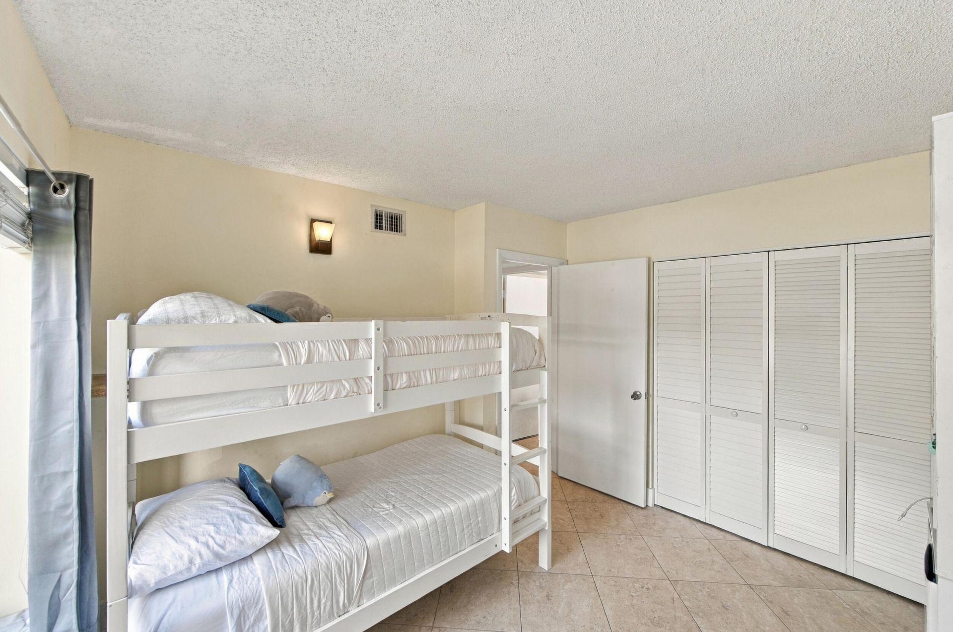 6585 Somerset Drive, Unit 102, Boca Raton, FL 33433 Photo
