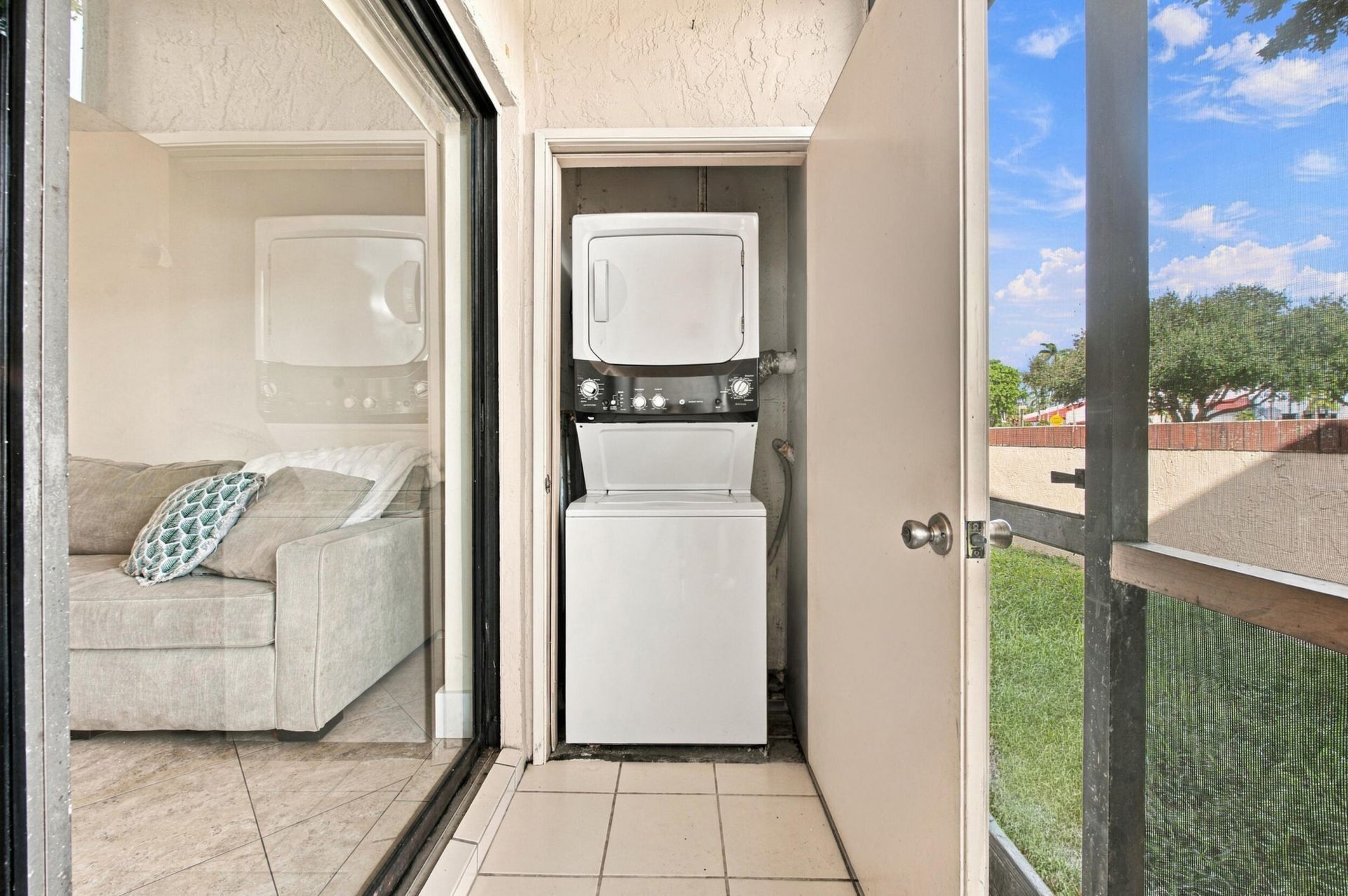 6585 Somerset Drive, Unit 102, Boca Raton, FL 33433 Photo