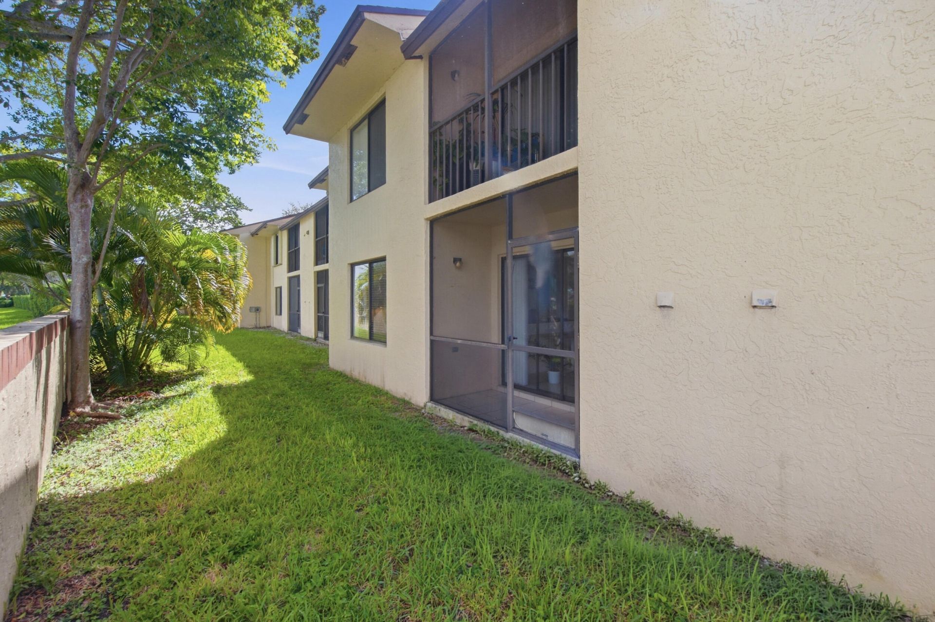6585 Somerset Drive, Unit 102, Boca Raton, FL 33433 Photo