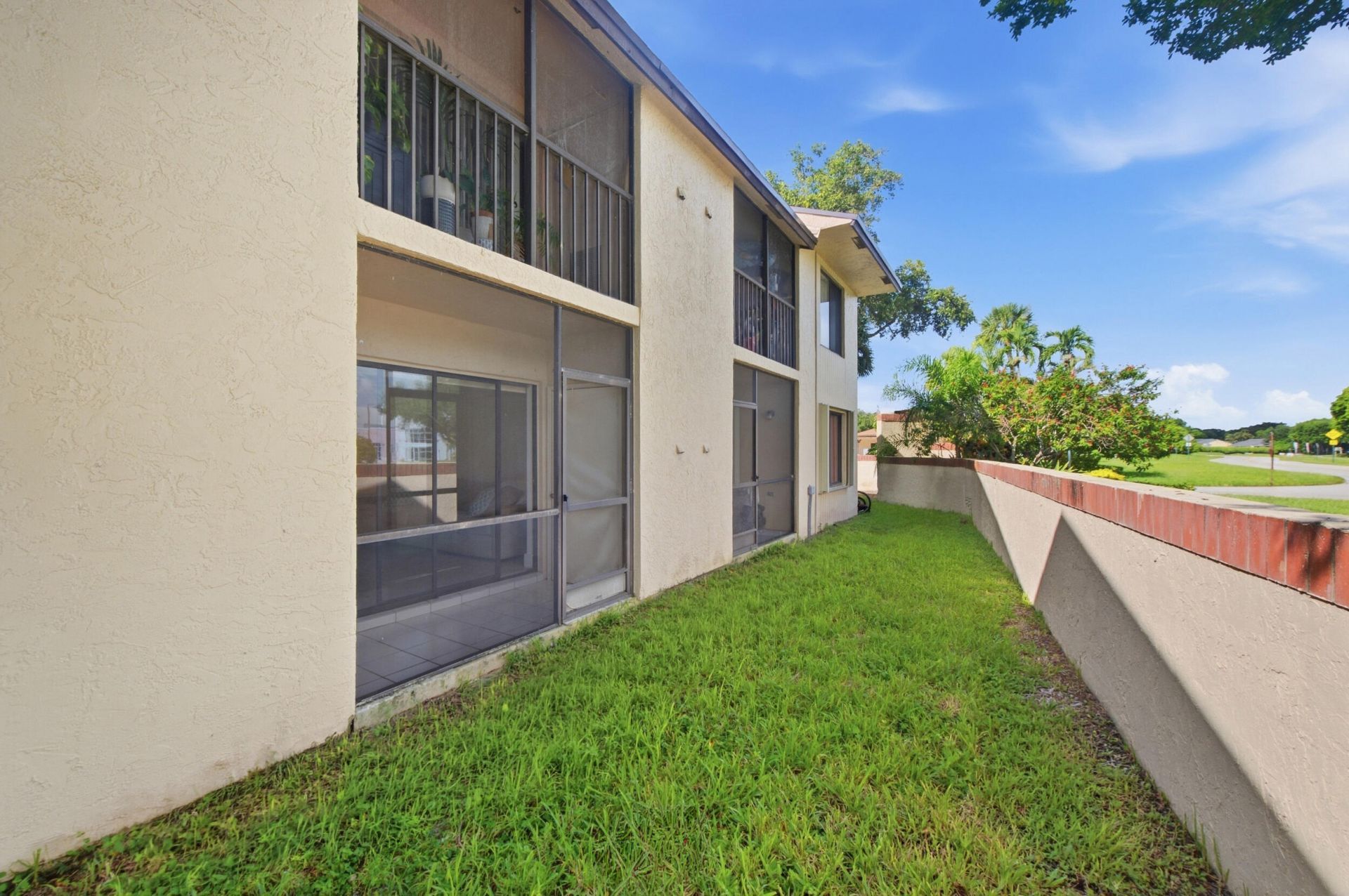 6585 Somerset Drive, Unit 102, Boca Raton, FL 33433 Photo