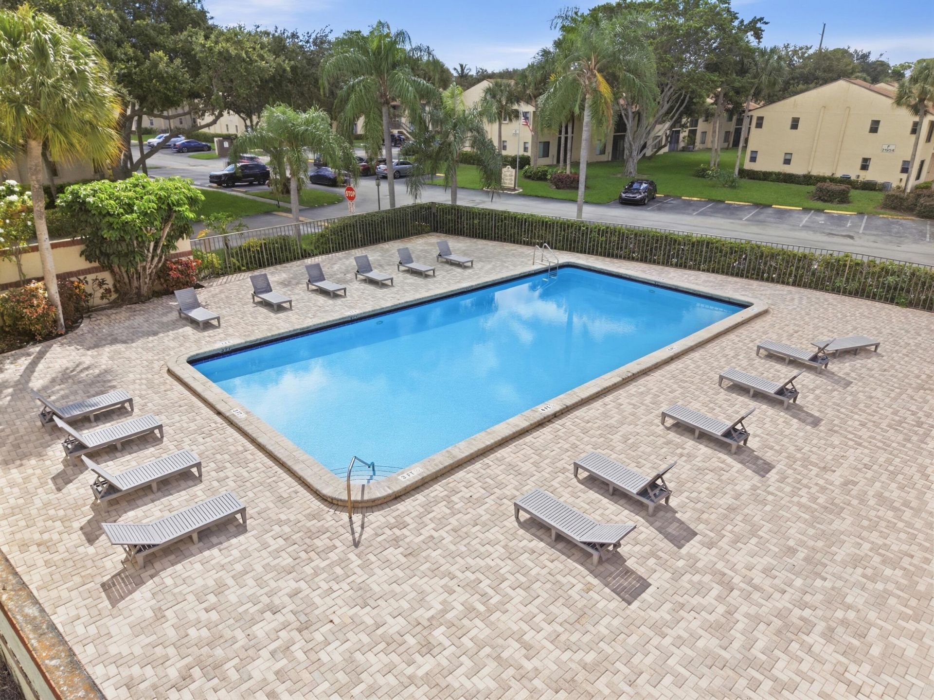 6585 Somerset Drive, Unit 102, Boca Raton, FL 33433 Photo