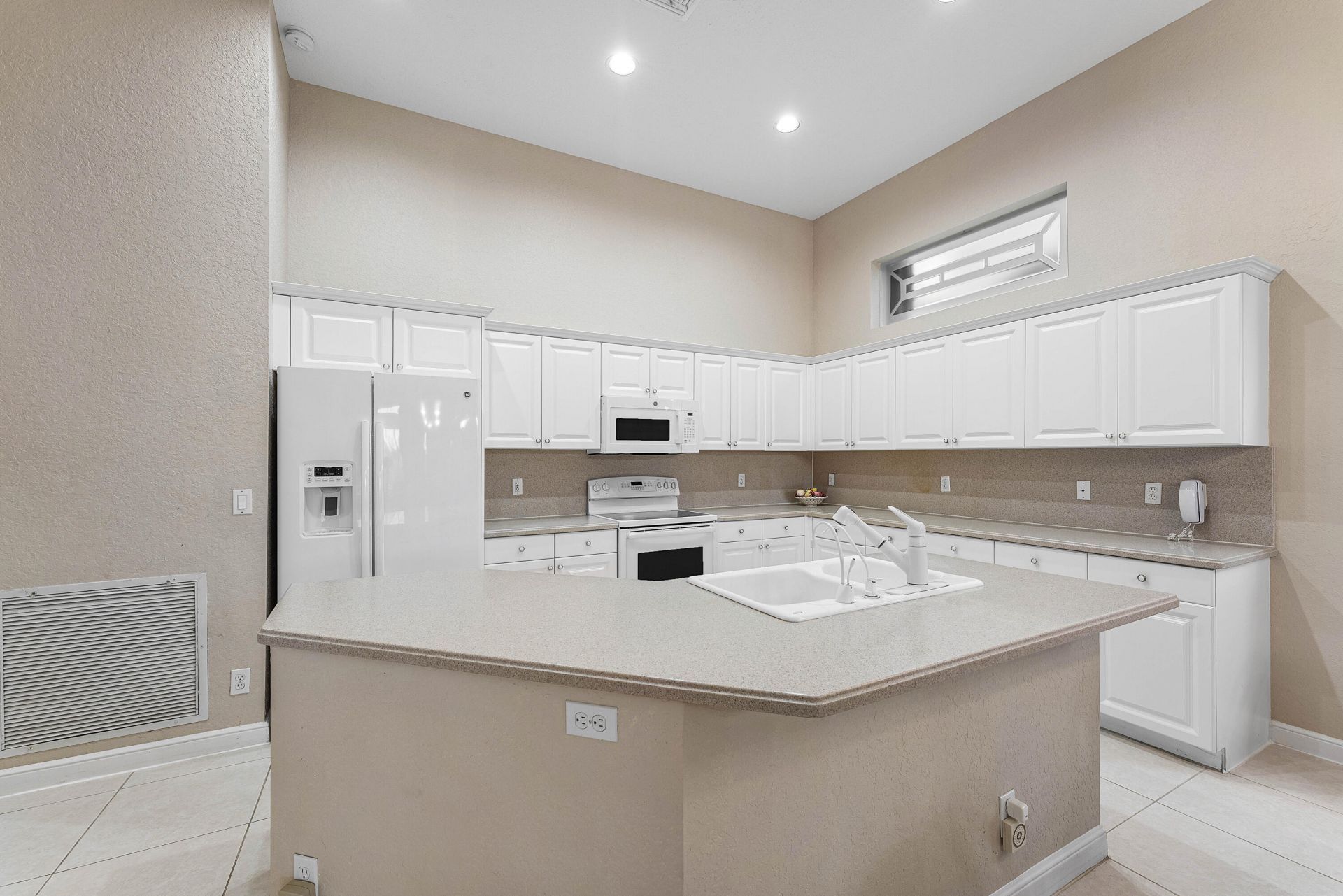 6947 Fairway Lakes Drive, Boynton Beach, FL 33472 Photo