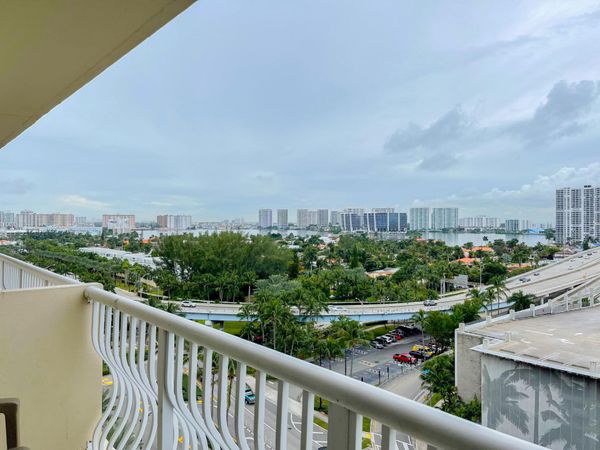 19201 Collins Avenue, Unit 1034, Sunny Isles Beach, FL 33160