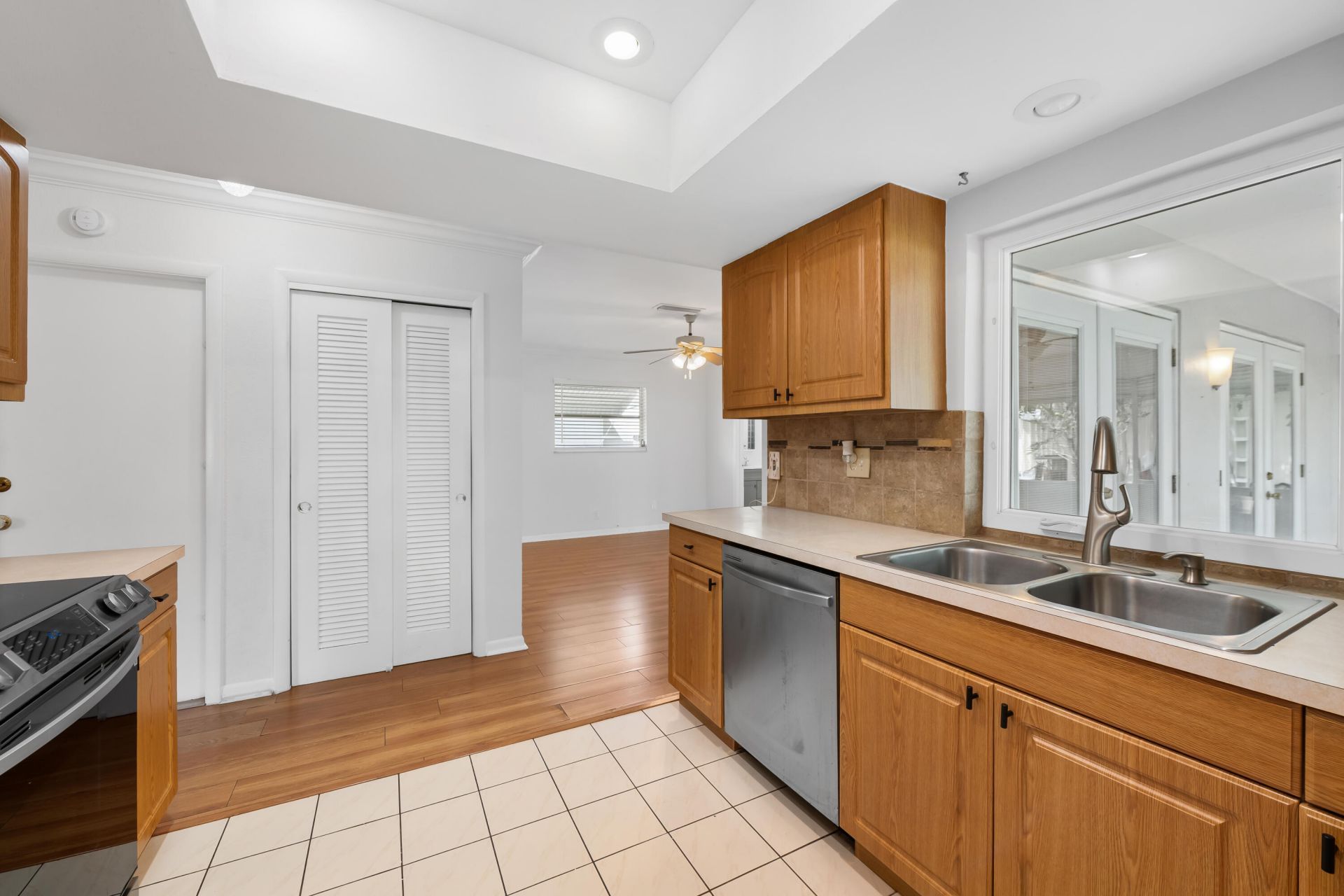 6995 NW 10th Court, Margate, FL 33063 Photo