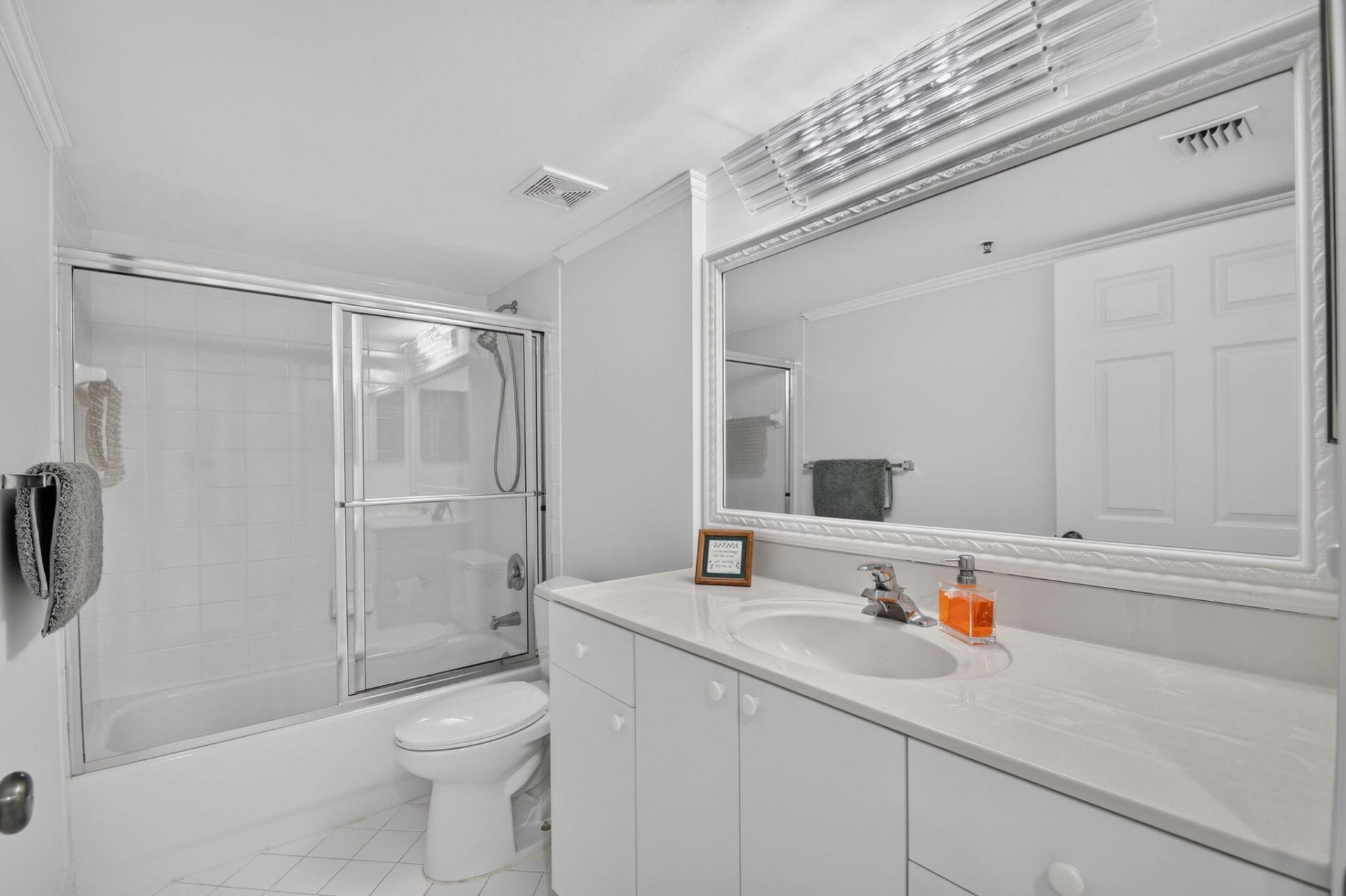 12547 Imperial Isle Drive, Unit 303, Boynton Beach, FL 33437 Photo
