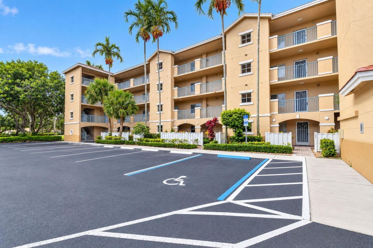 12547 Imperial Isle Drive, Unit 303, Boynton Beach, FL 33437 Photo