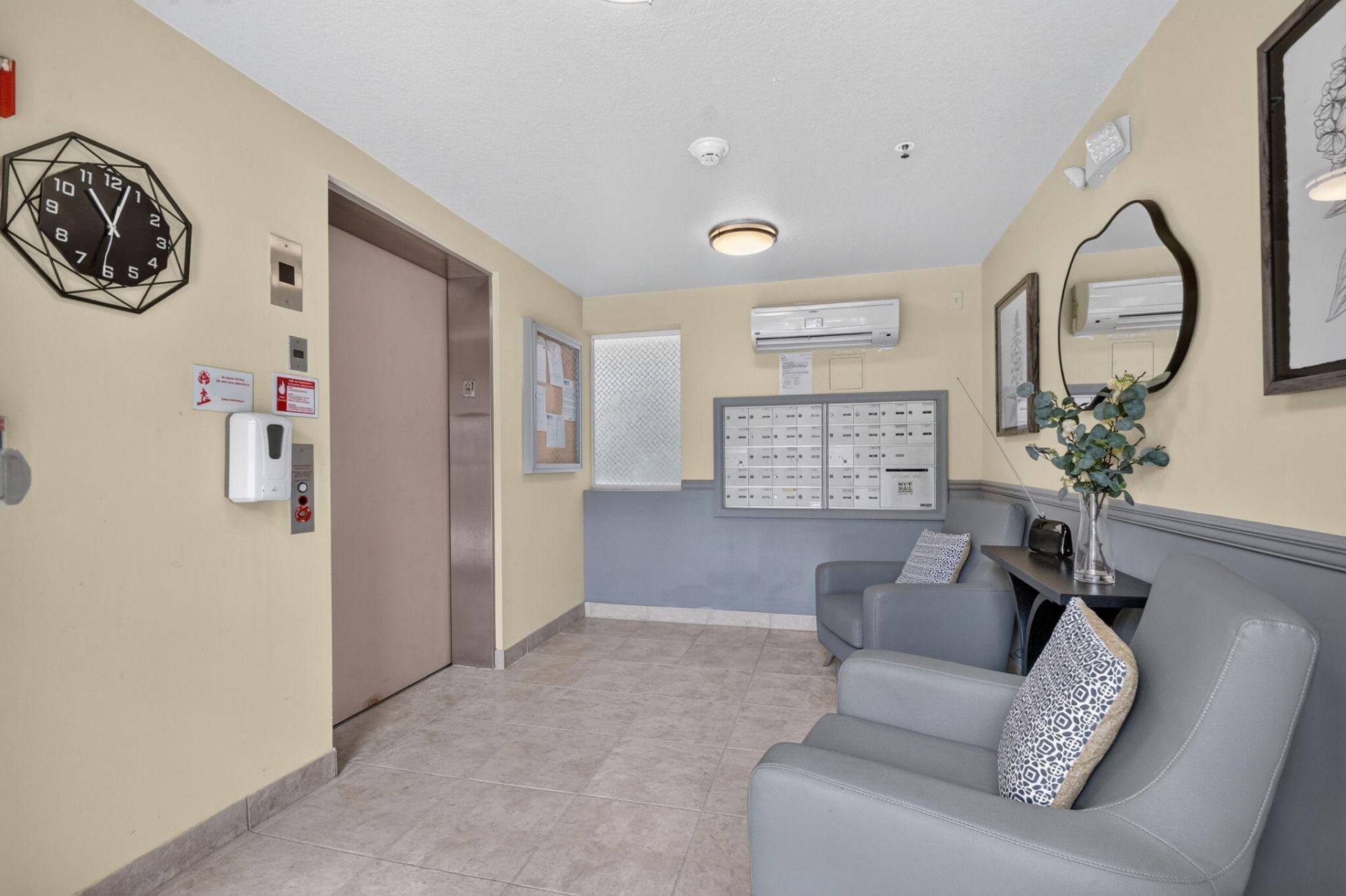 12547 Imperial Isle Drive, Unit 303, Boynton Beach, FL 33437 Photo