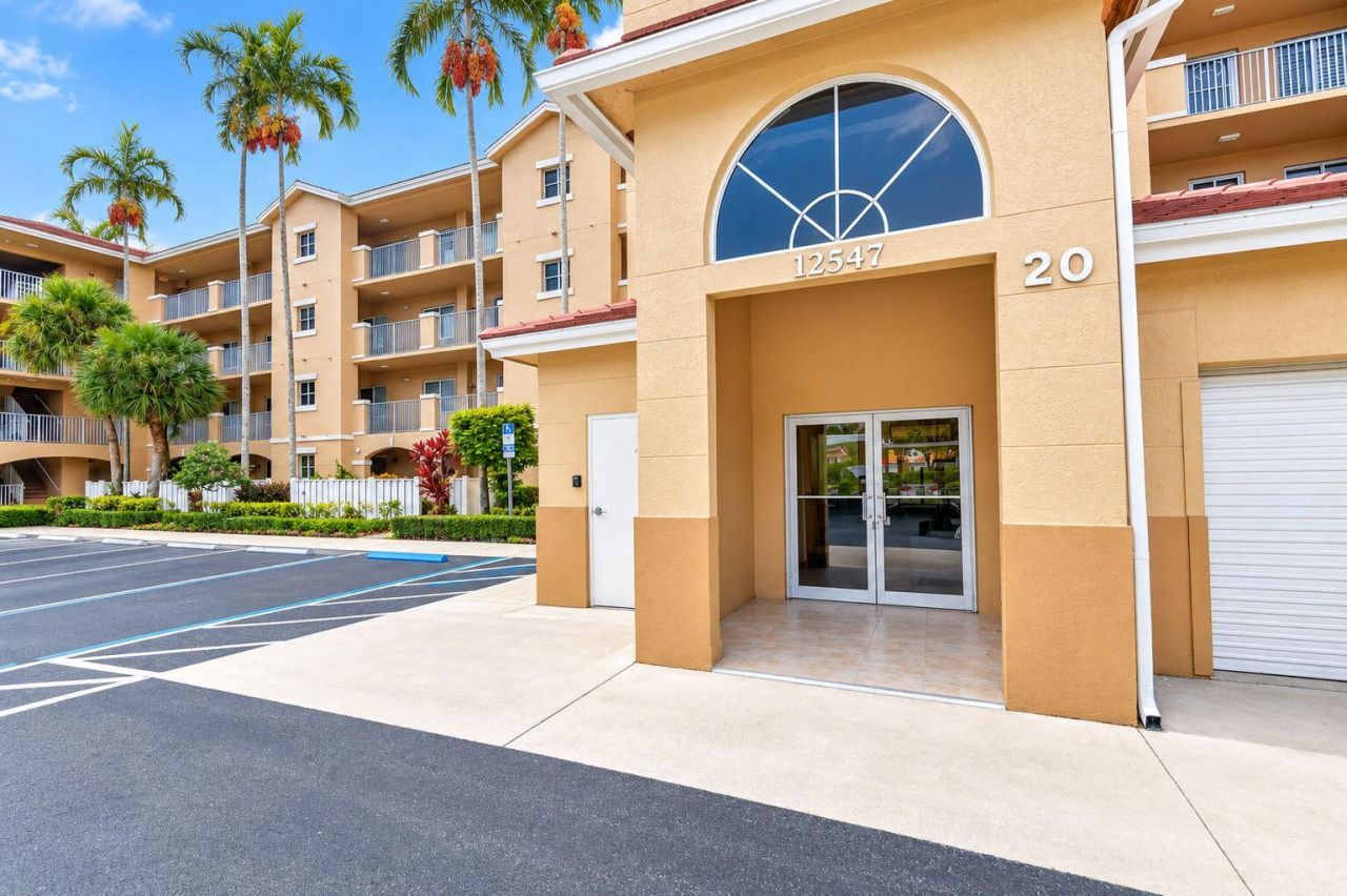 12547 Imperial Isle Drive, Unit 303, Boynton Beach, FL 33437 Photo