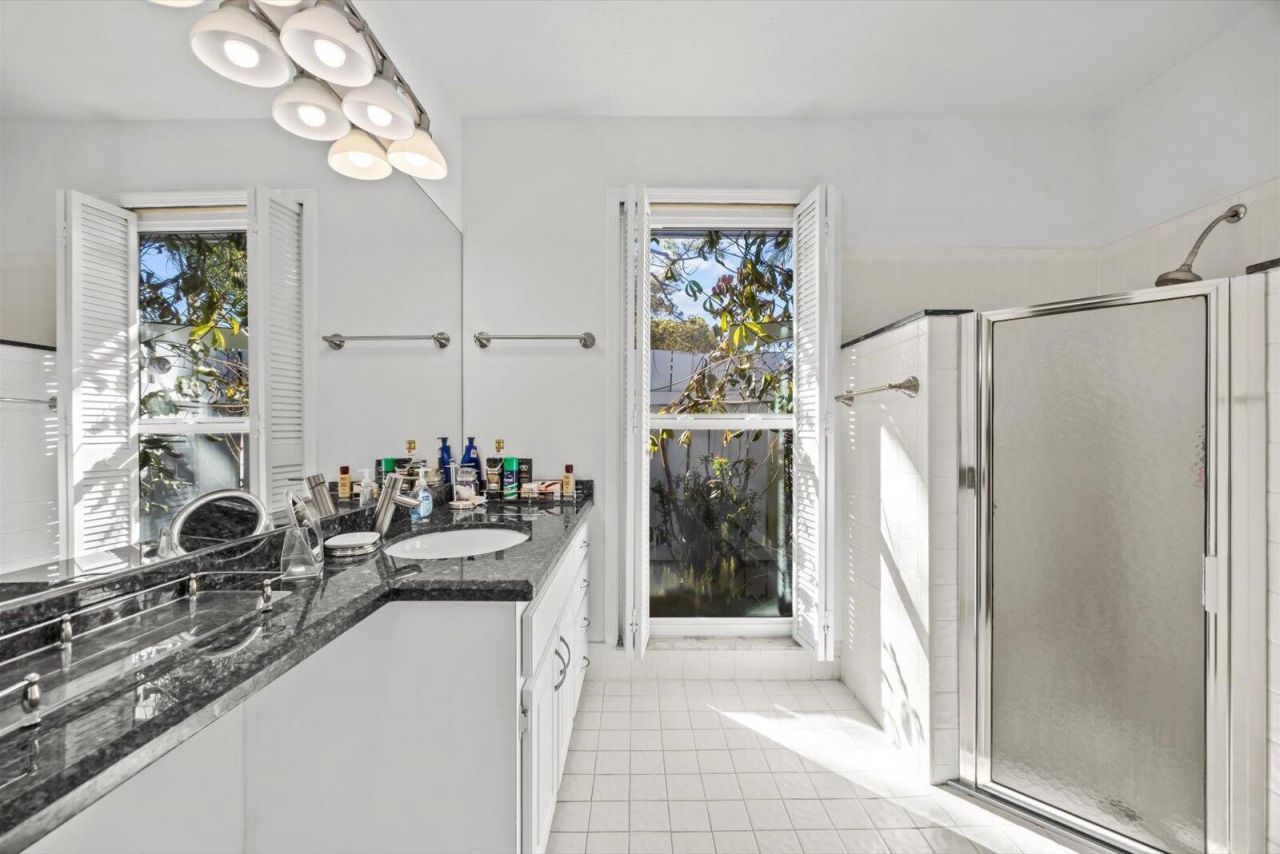 571 NE Town Terrace, Jensen Beach, FL 34957 Photo