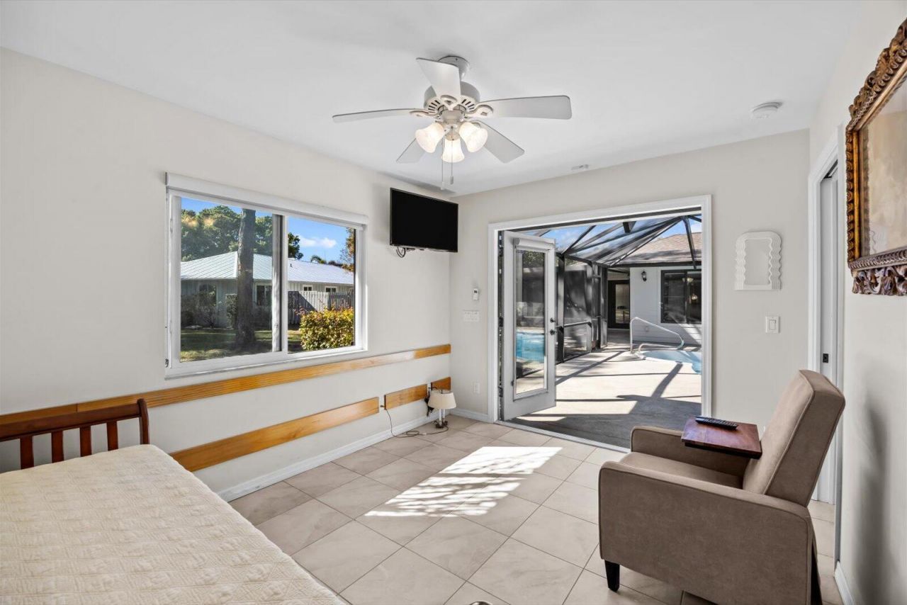 571 NE Town Terrace, Jensen Beach, FL 34957 Photo