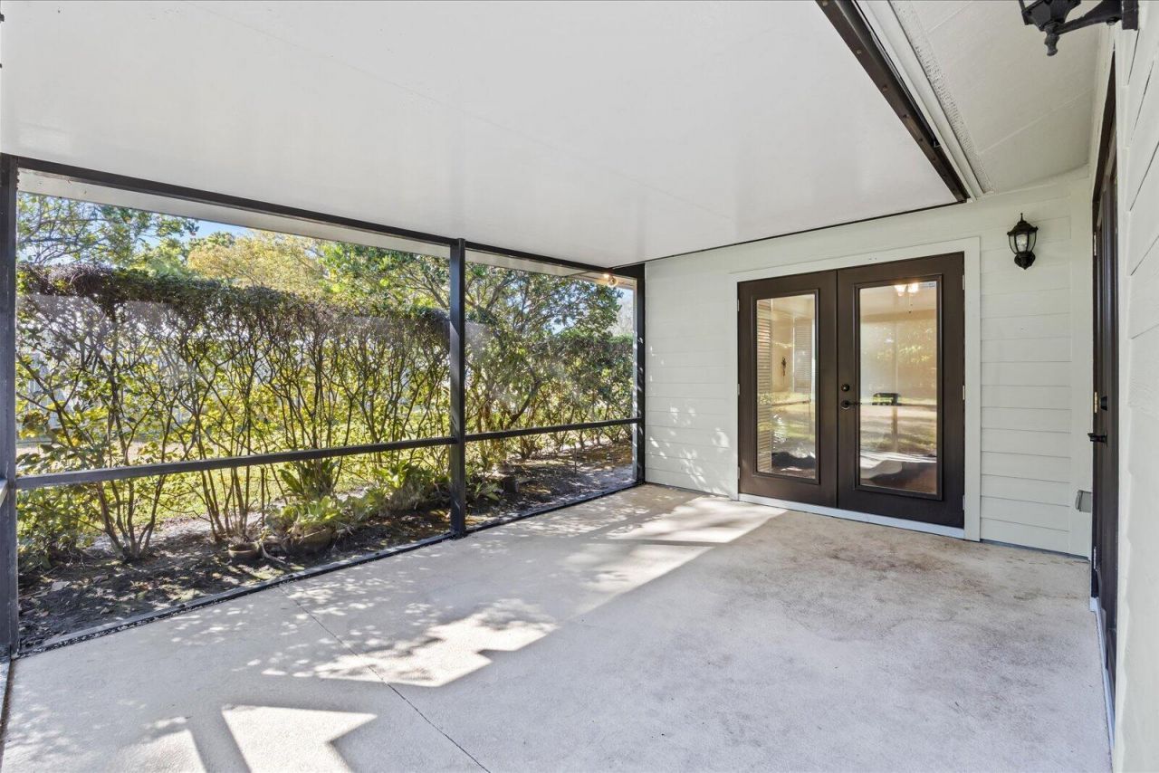 571 NE Town Terrace, Jensen Beach, FL 34957 Photo