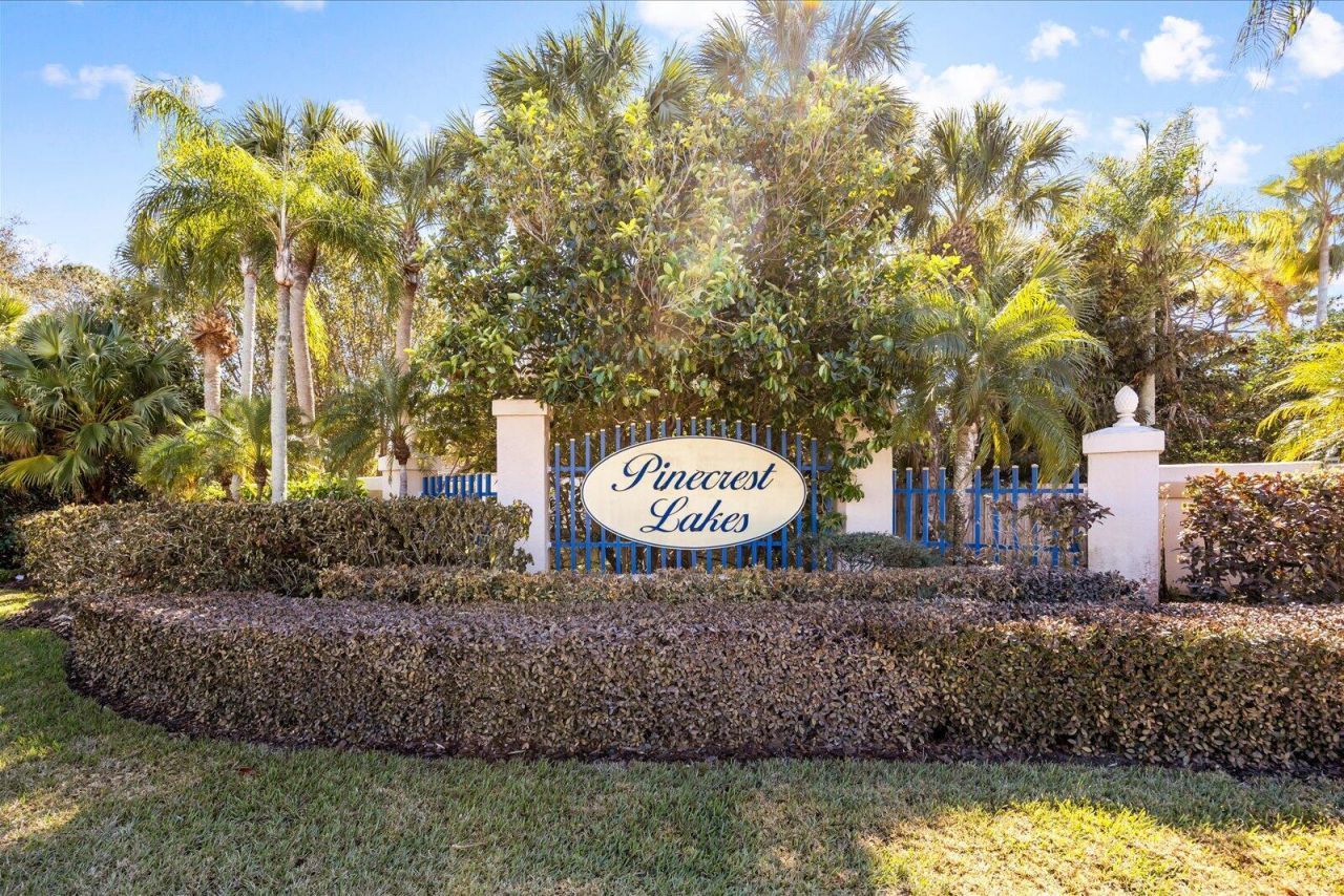 571 NE Town Terrace, Jensen Beach, FL 34957 Photo