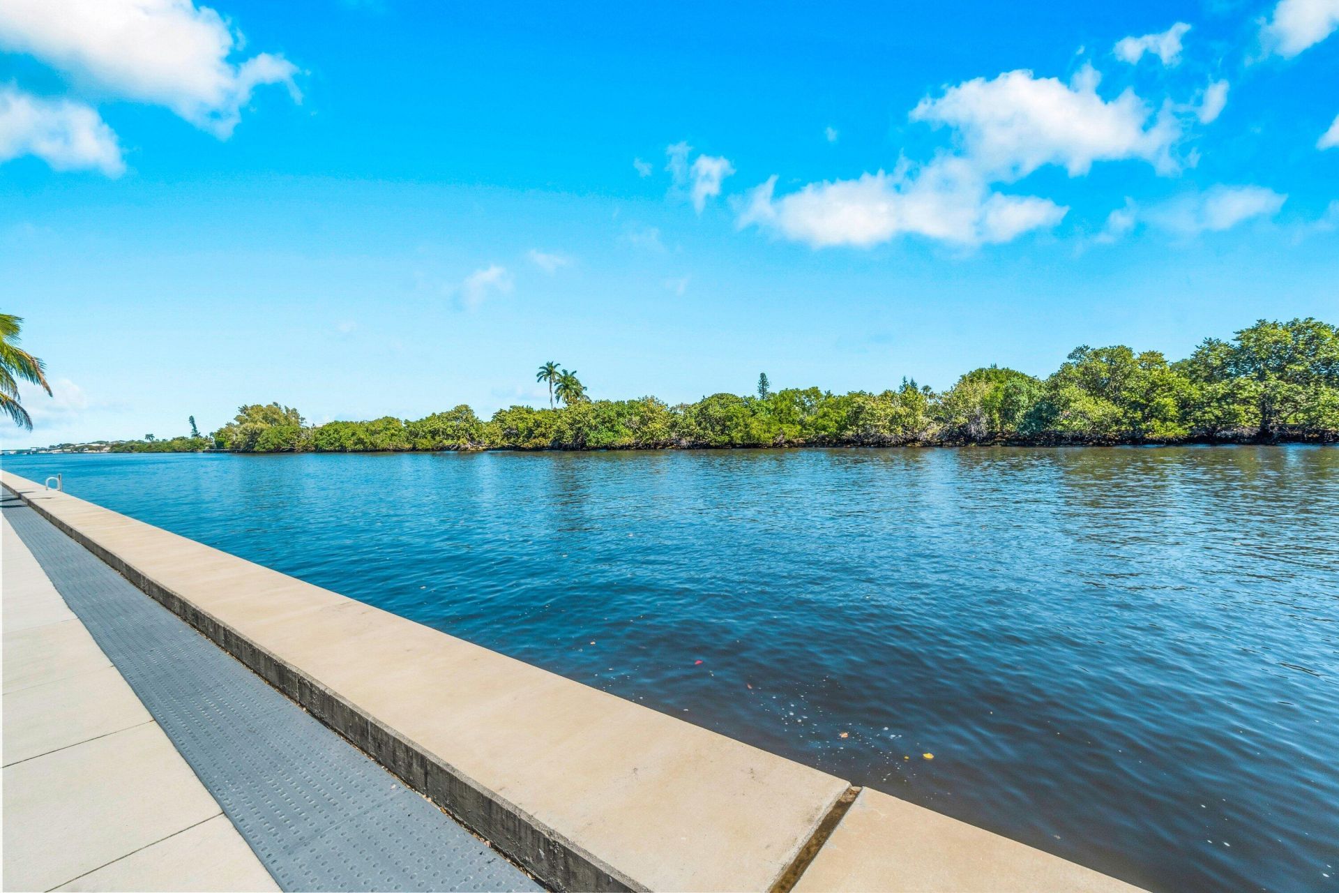 16 Colonial Club Drive, Unit 302, Boynton Beach, FL 33435 Photo