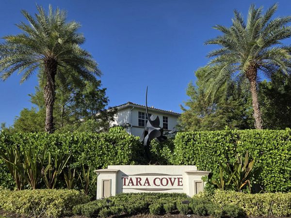 4679 TARA COVE Way, West Palm Beach, FL 33417