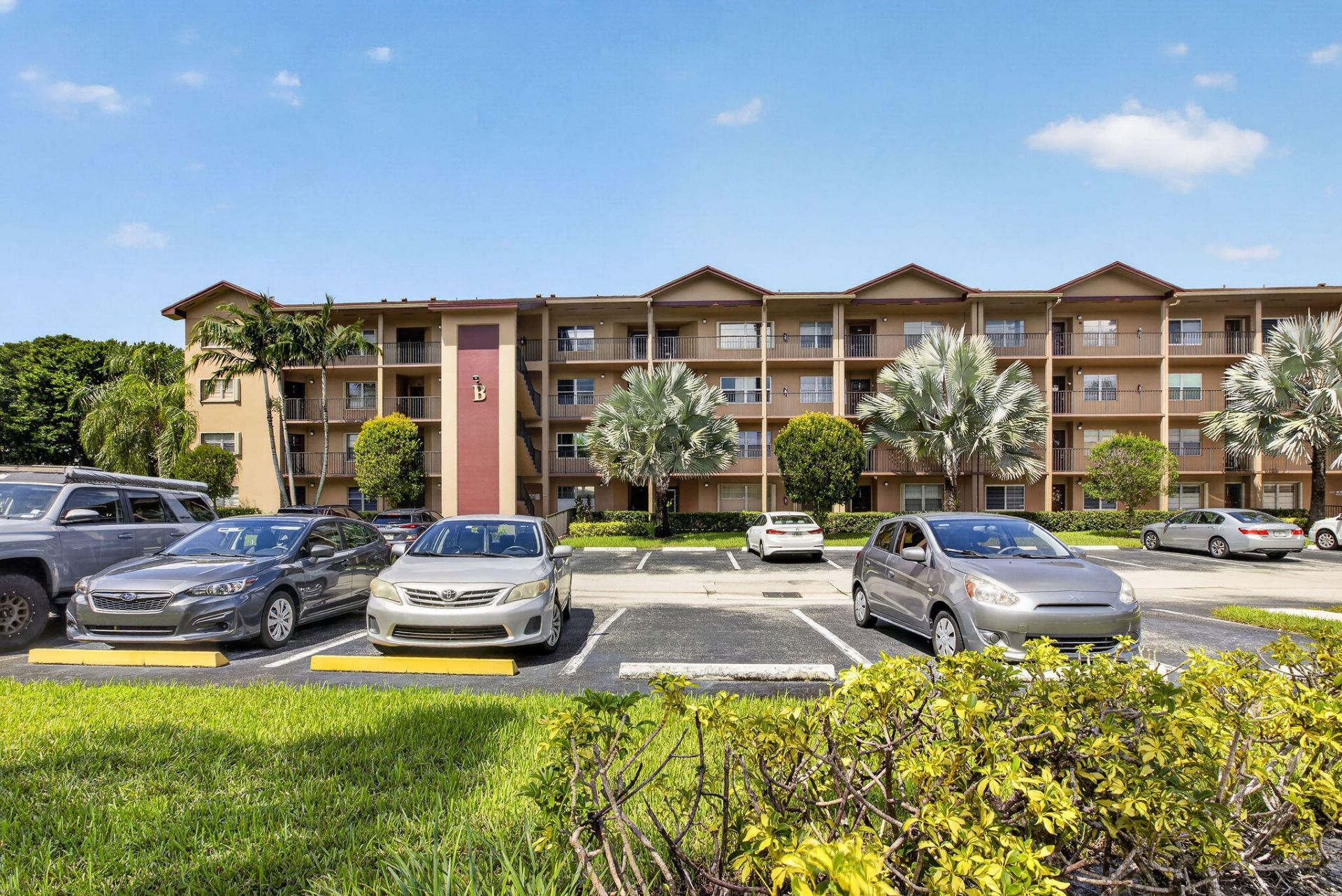 300 SW 130th Terrace, Unit 202B, Pembroke Pines, FL 33027 Photo