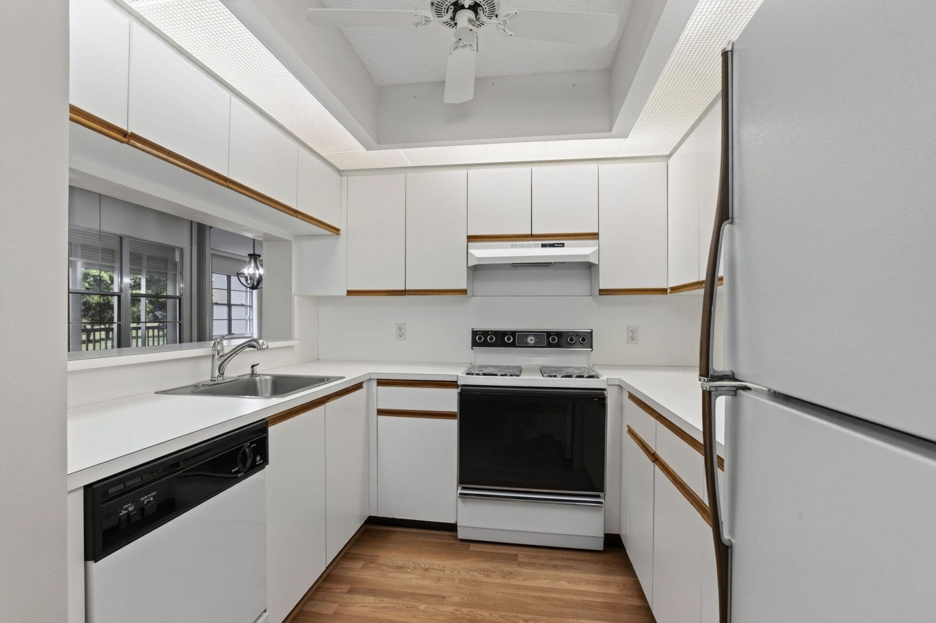 300 SW 130th Terrace, Unit 202B, Pembroke Pines, FL 33027 Photo