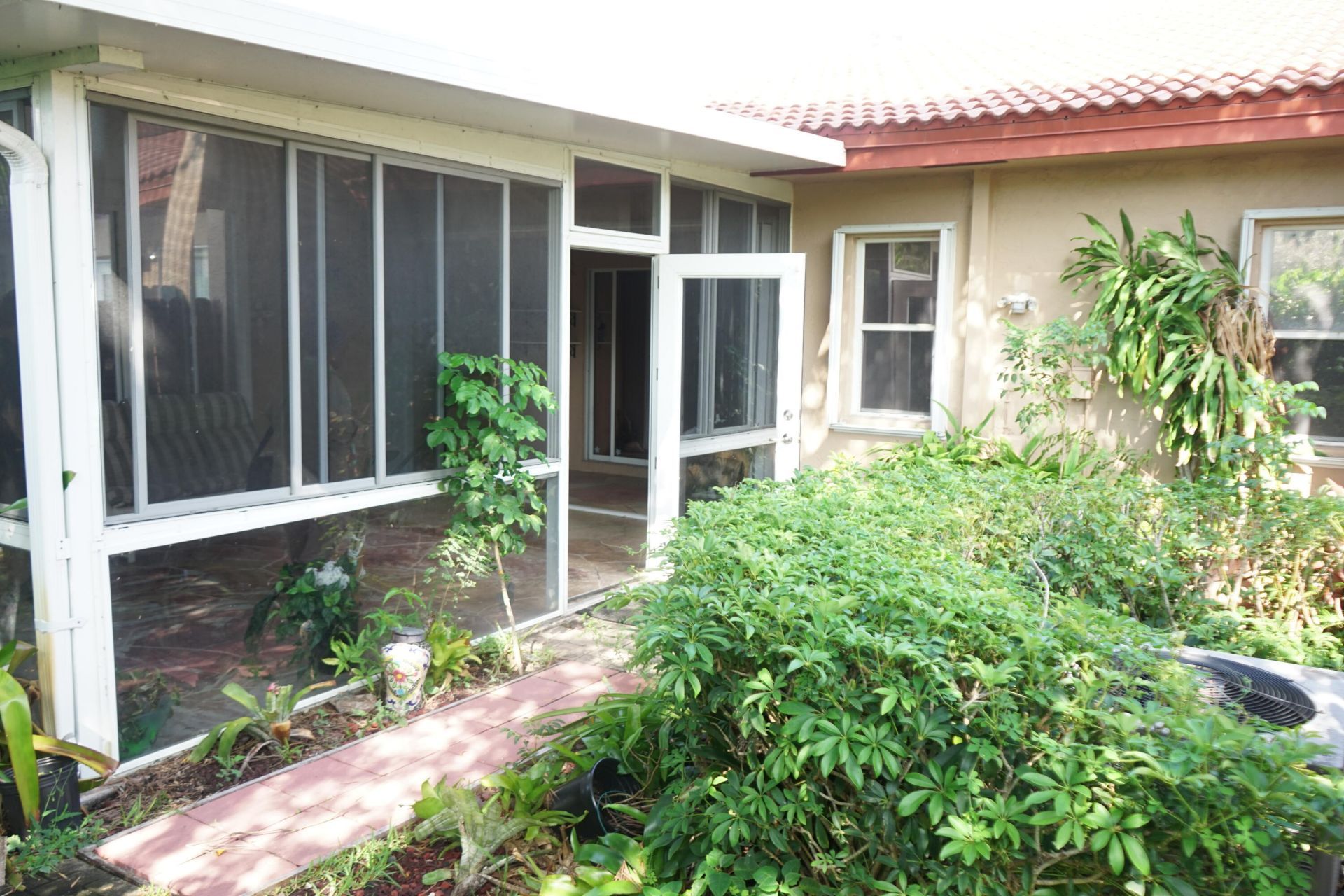 9919 Malvern Drive, Tamarac, FL 33321 Photo