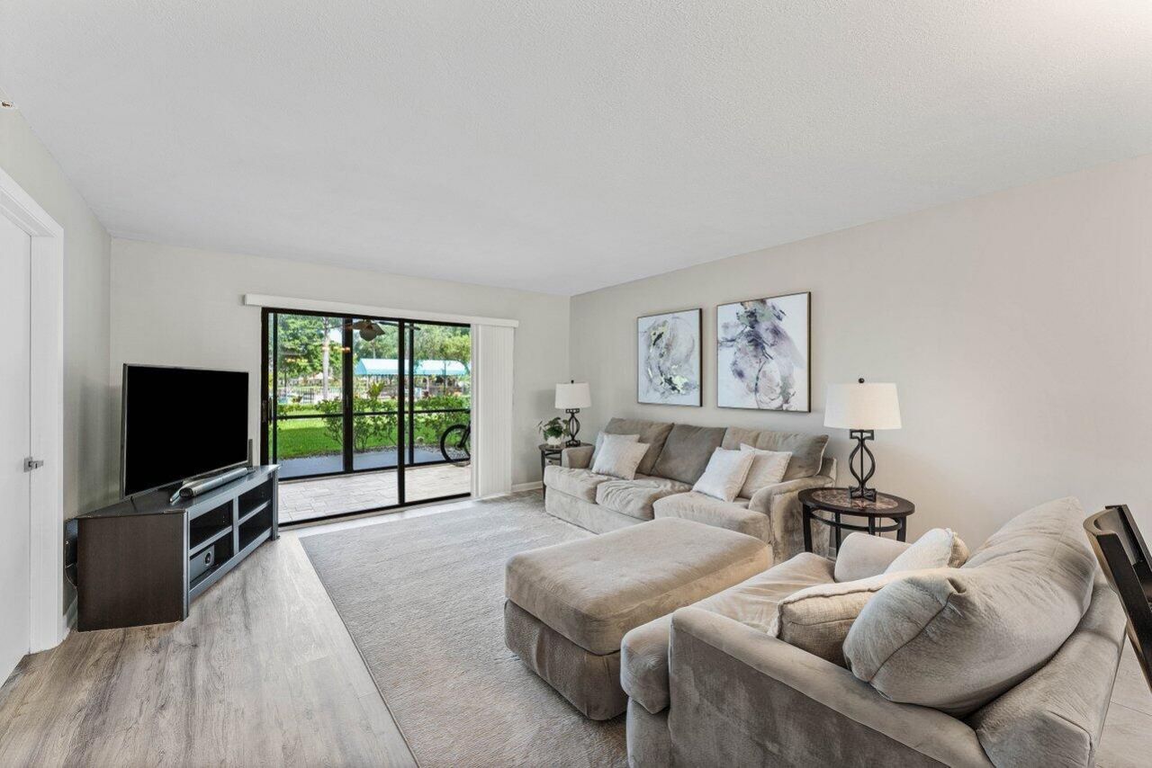 2205 S Cypress Bend Drive, Unit 103, Pompano Beach, FL 33069 Photo