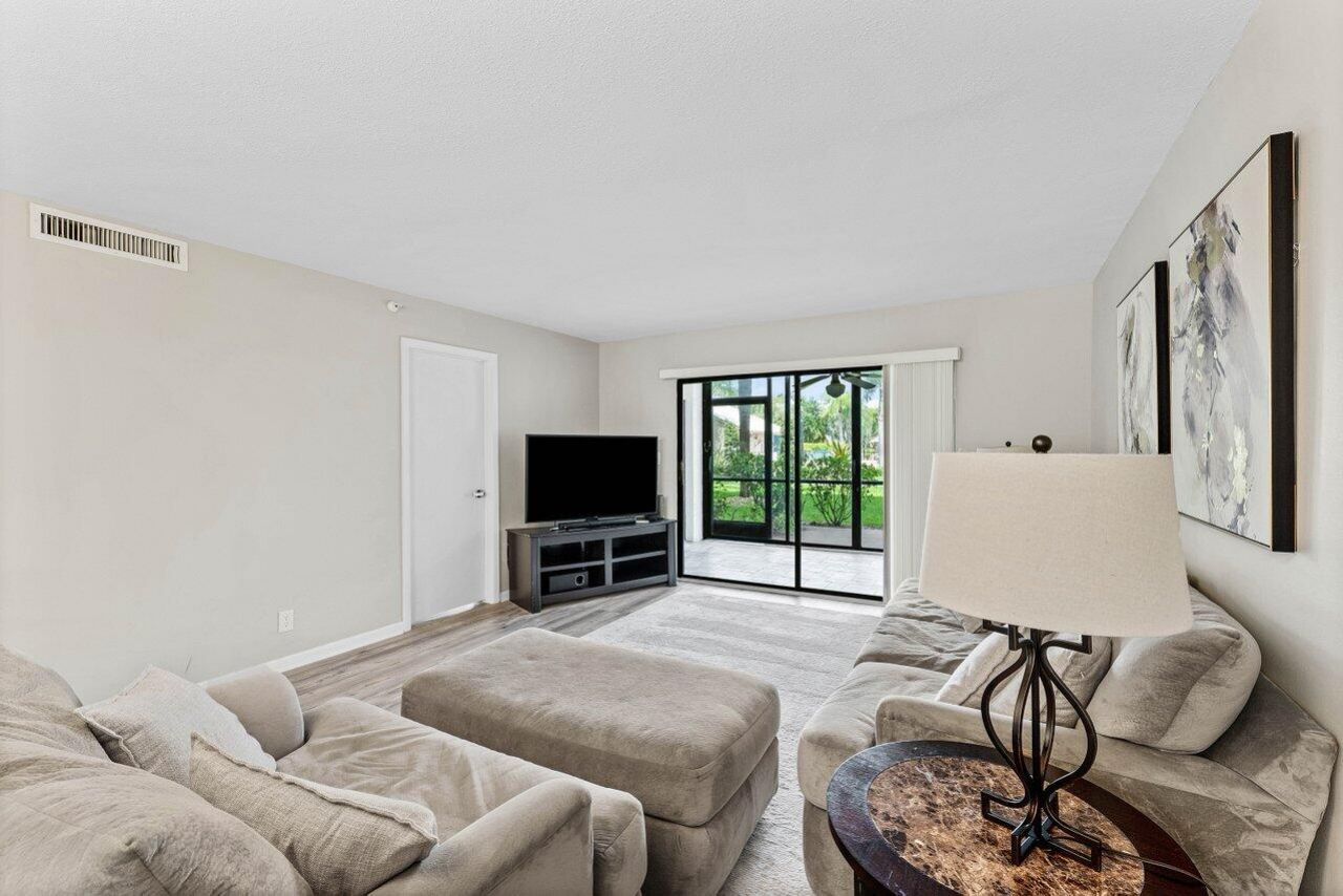 2205 S Cypress Bend Drive, Unit 103, Pompano Beach, FL 33069 Photo