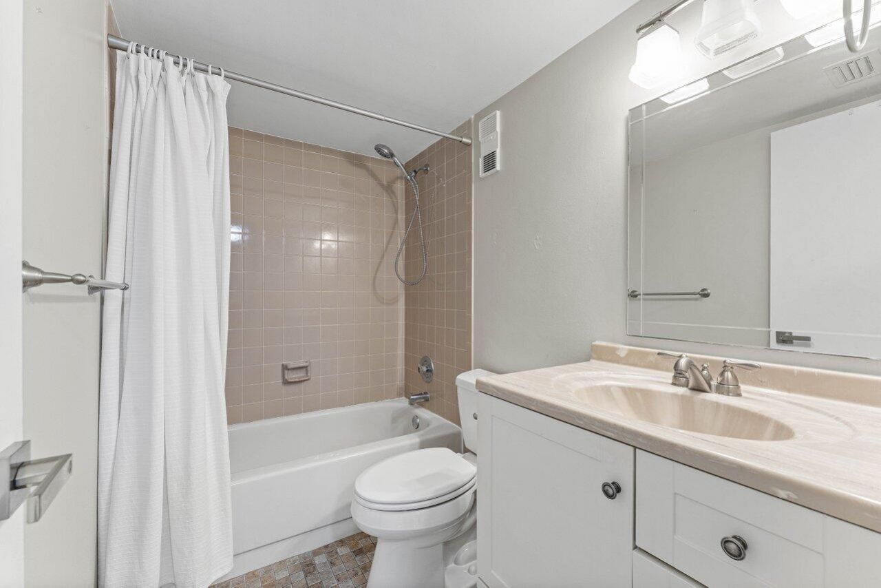 2205 S Cypress Bend Drive, Unit 103, Pompano Beach, FL 33069 Photo