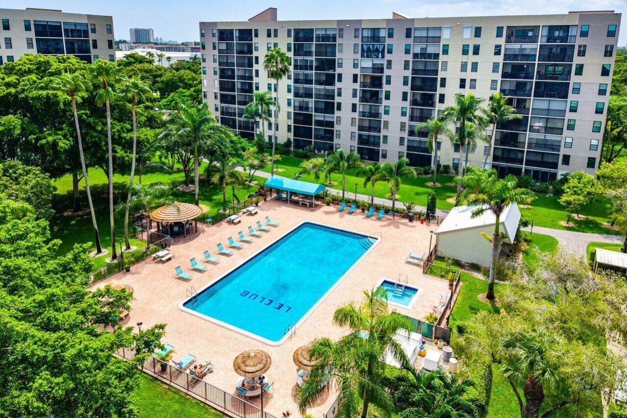 2205 S Cypress Bend Drive, Unit 103, Pompano Beach, FL 33069 Photo