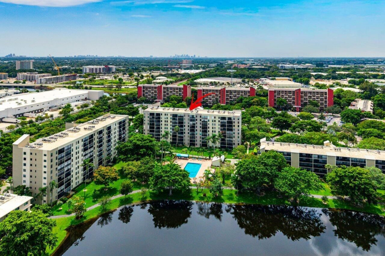 2205 S Cypress Bend Drive, Unit 103, Pompano Beach, FL 33069 Photo