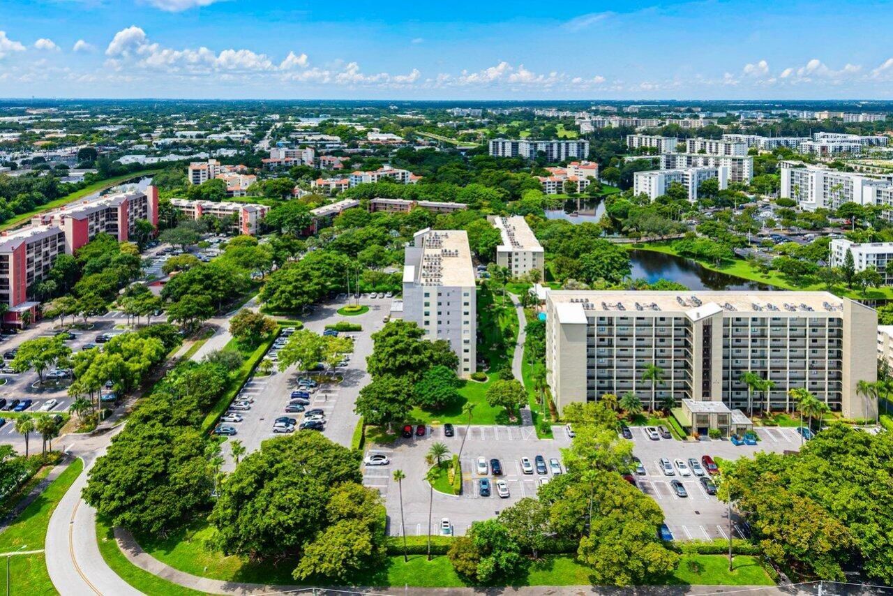 2205 S Cypress Bend Drive, Unit 103, Pompano Beach, FL 33069 Photo