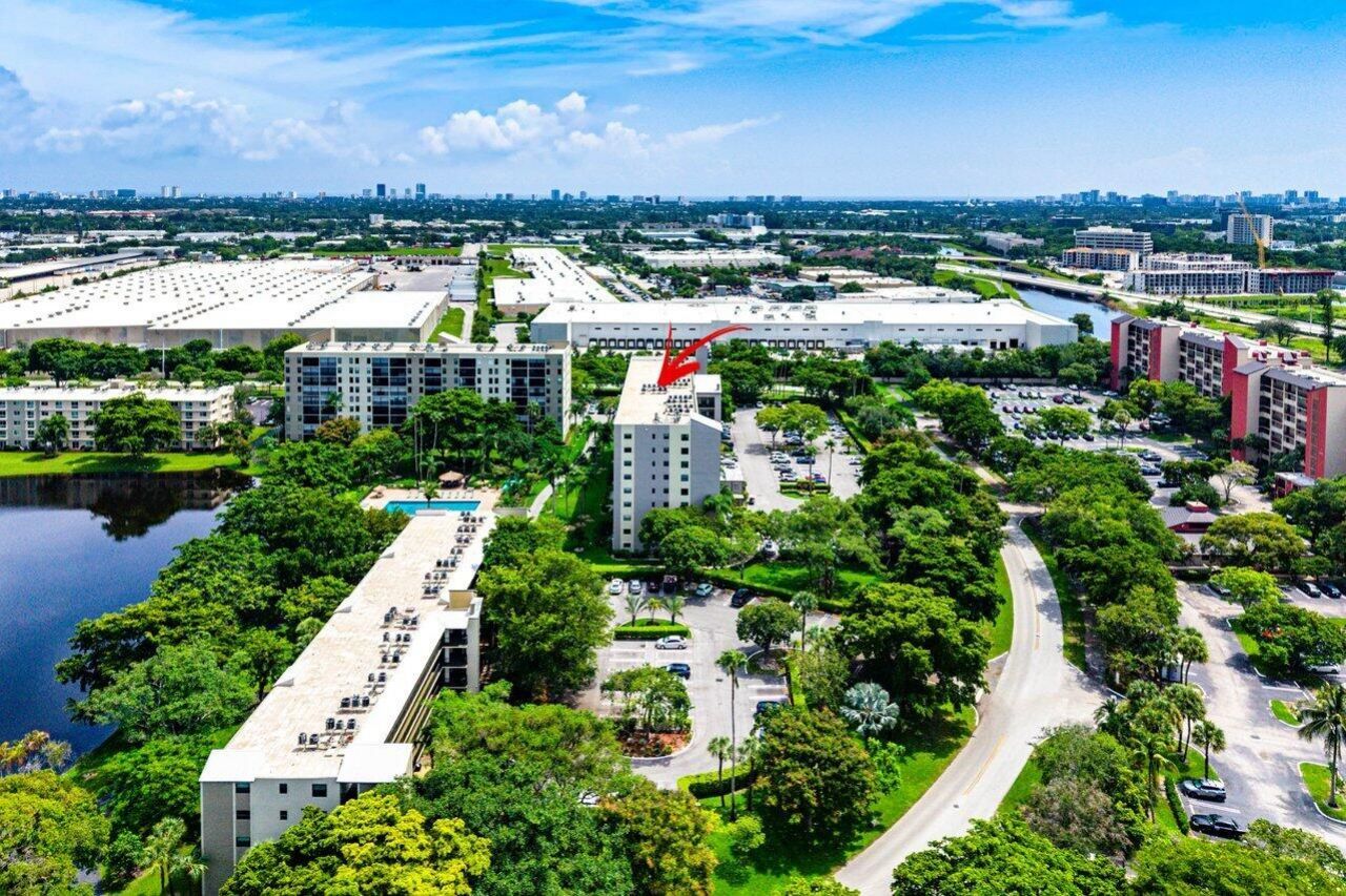 2205 S Cypress Bend Drive, Unit 103, Pompano Beach, FL 33069 Photo