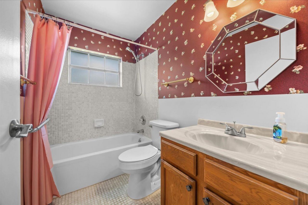1218 S Lakes End Drive, Unit Apt a, Fort Pierce, FL 34982 Photo