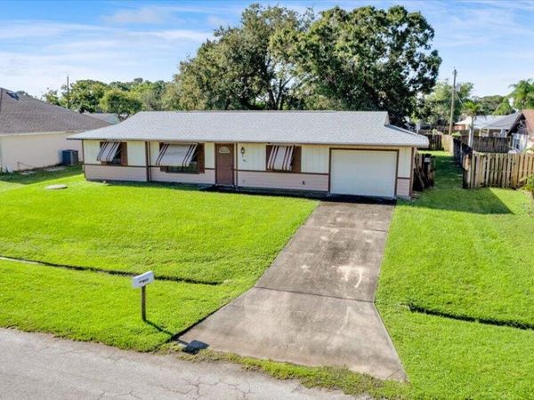 412 SE Dalva Avenue, Port St. Lucie, FL 34984