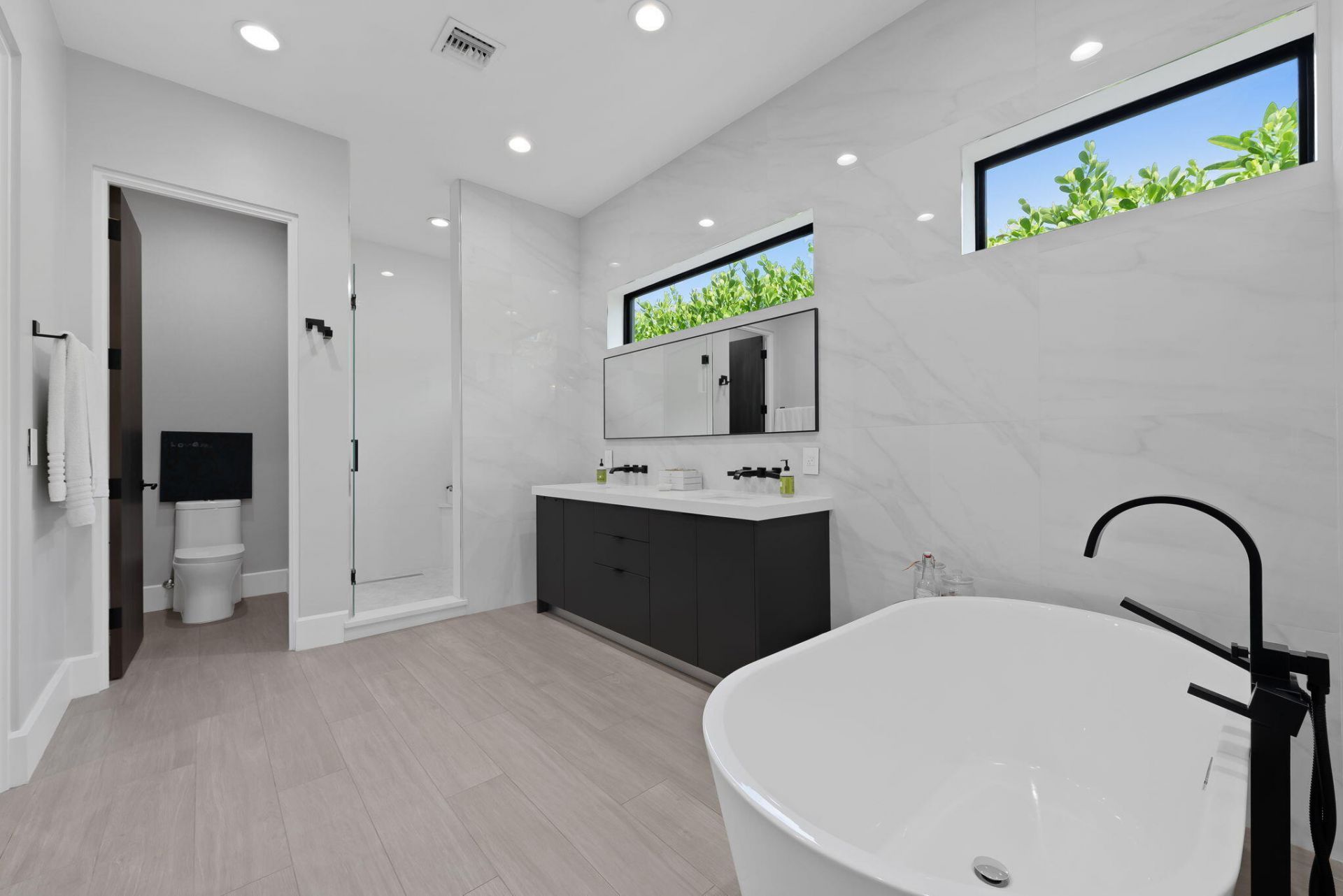 2424 NE 27th Avenue, Fort Lauderdale, FL 33305 Photo