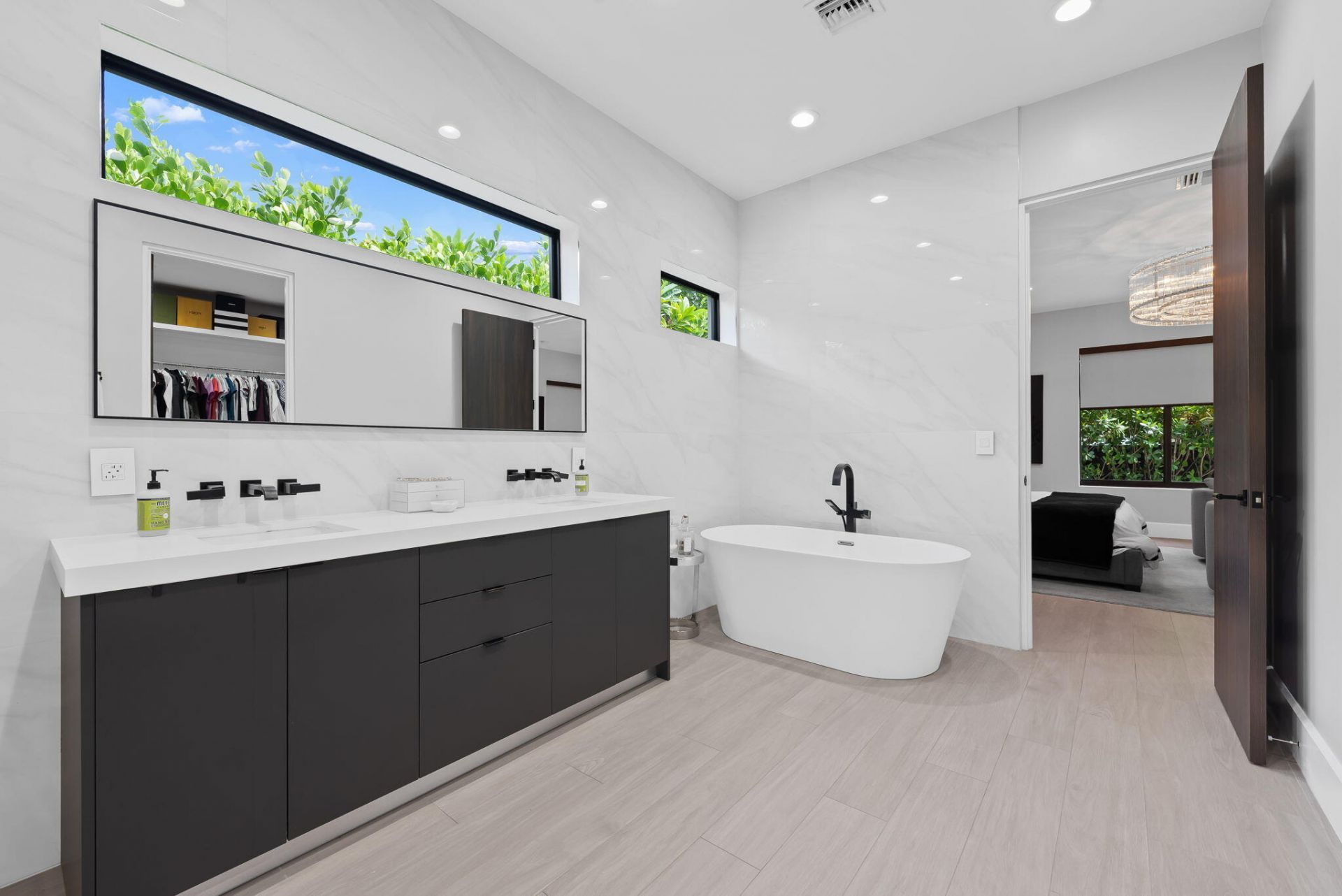 2424 NE 27th Avenue, Fort Lauderdale, FL 33305 Photo