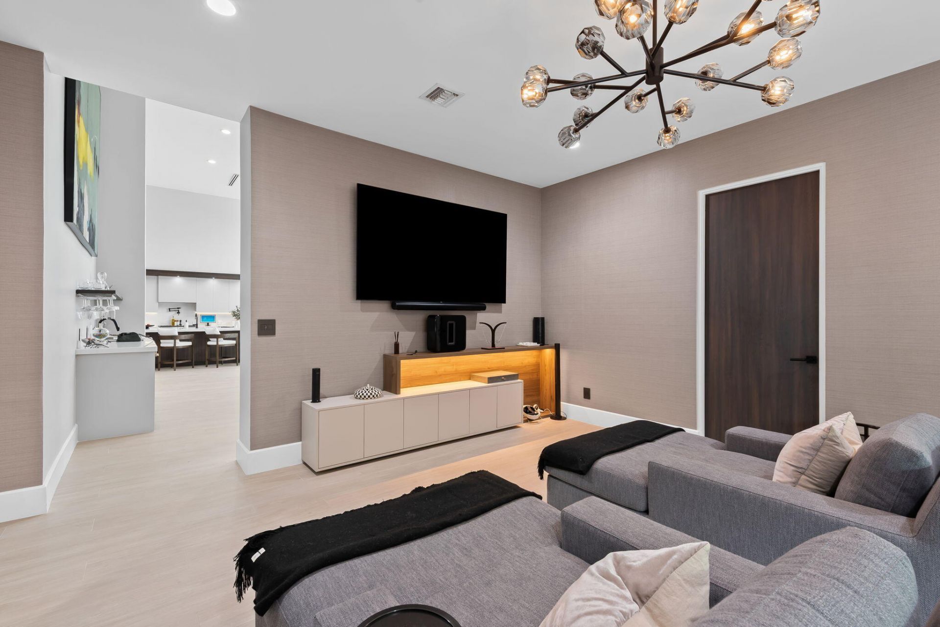 2424 NE 27th Avenue, Fort Lauderdale, FL 33305 Photo