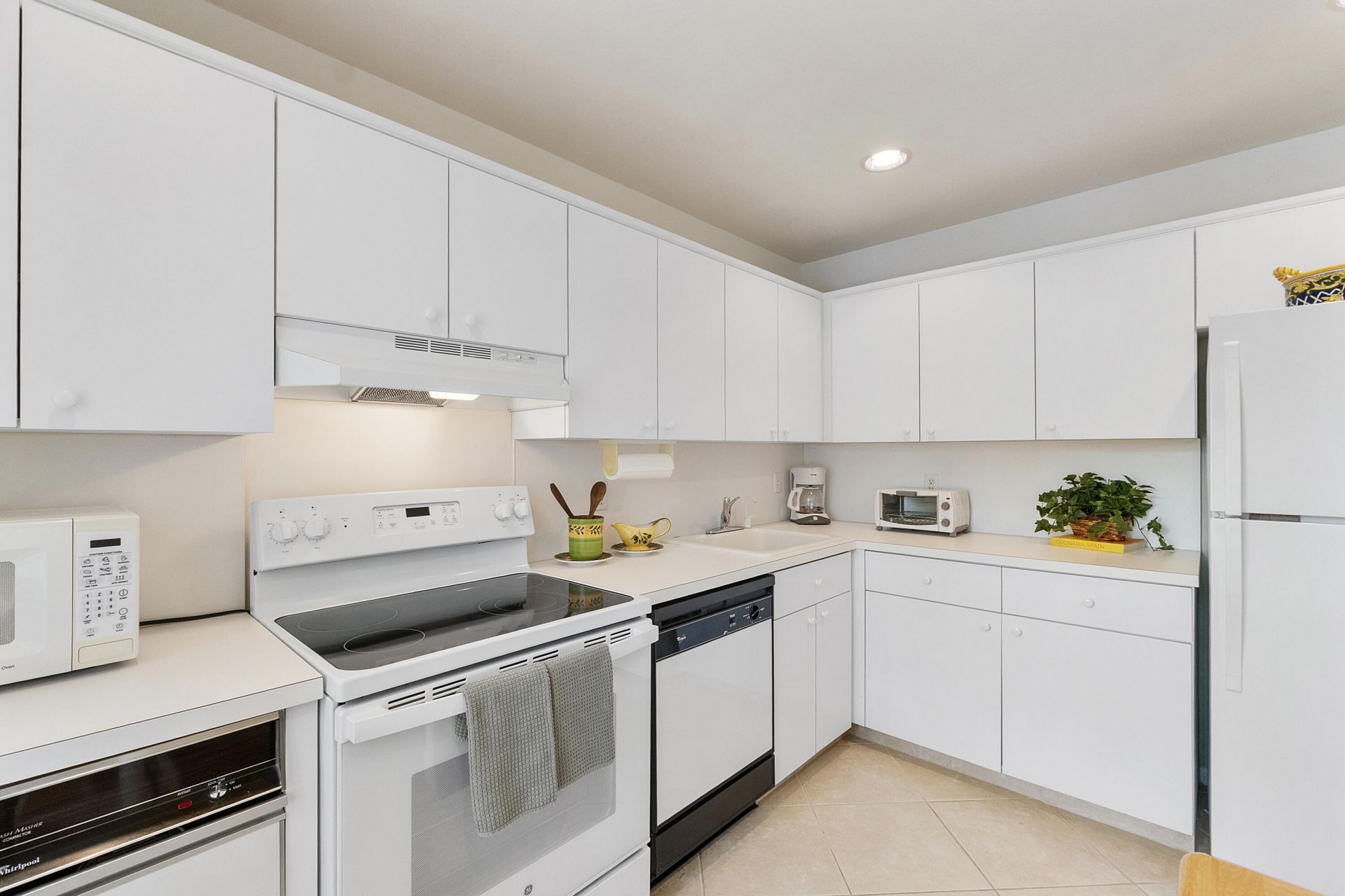 9283 Vista Del Lago, Unit 37-I, Boca Raton, FL 33428 Photo