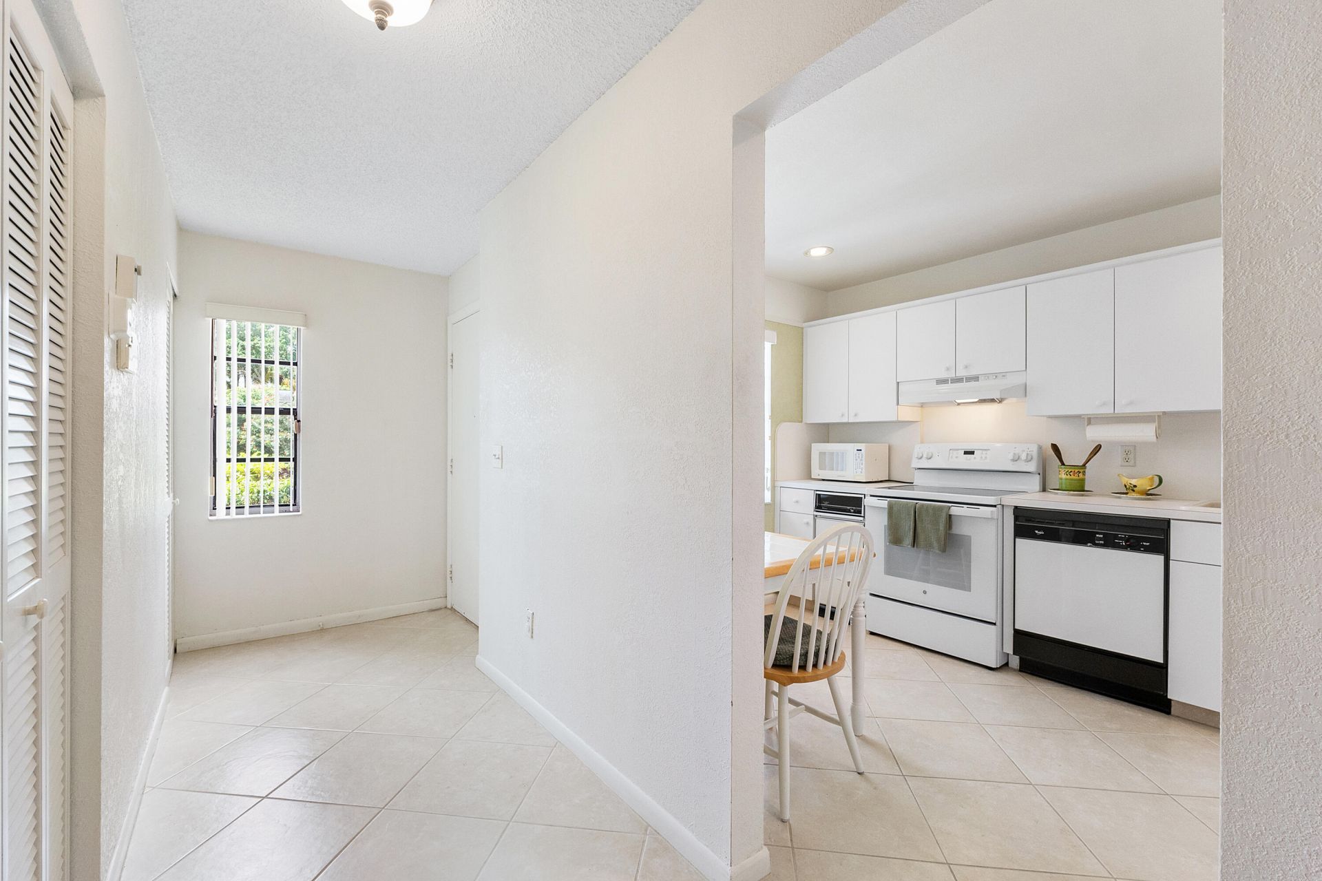 9283 Vista Del Lago, Unit 37-I, Boca Raton, FL 33428 Photo