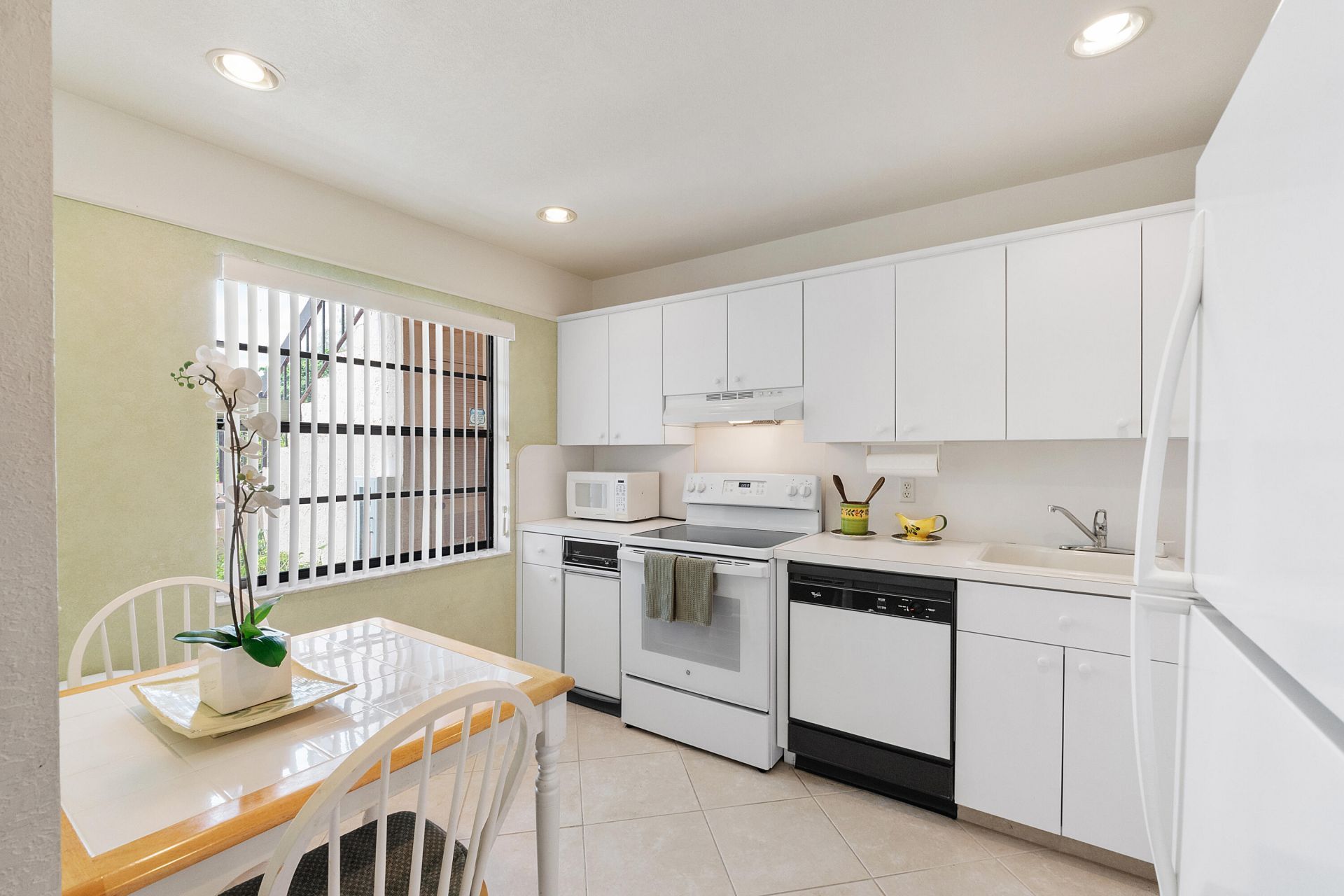 9283 Vista Del Lago, Unit 37-I, Boca Raton, FL 33428 Photo
