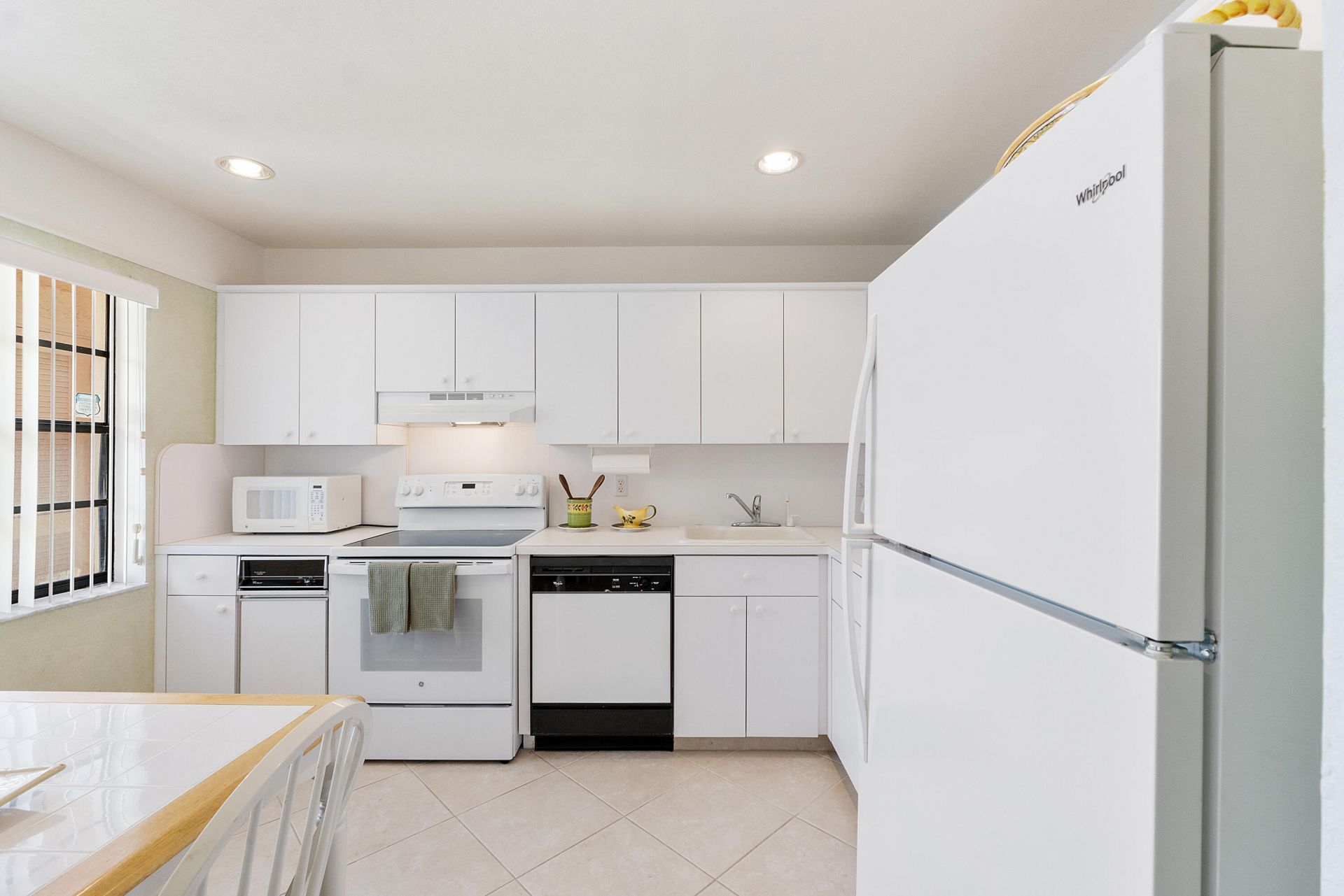 9283 Vista Del Lago, Unit 37-I, Boca Raton, FL 33428 Photo