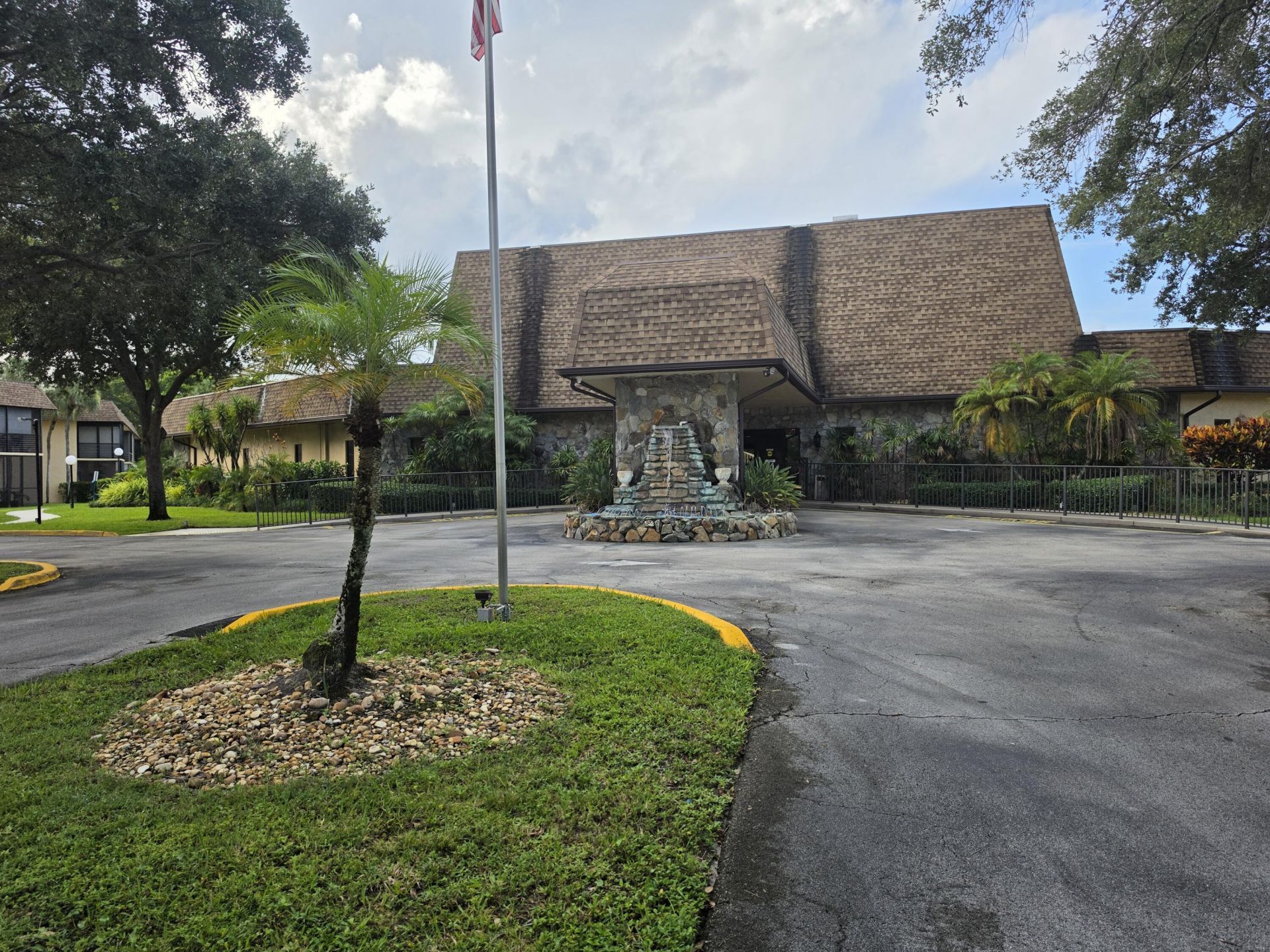 504 Briarwood Circle, Unit 1-54, Hollywood, FL 33024 Photo