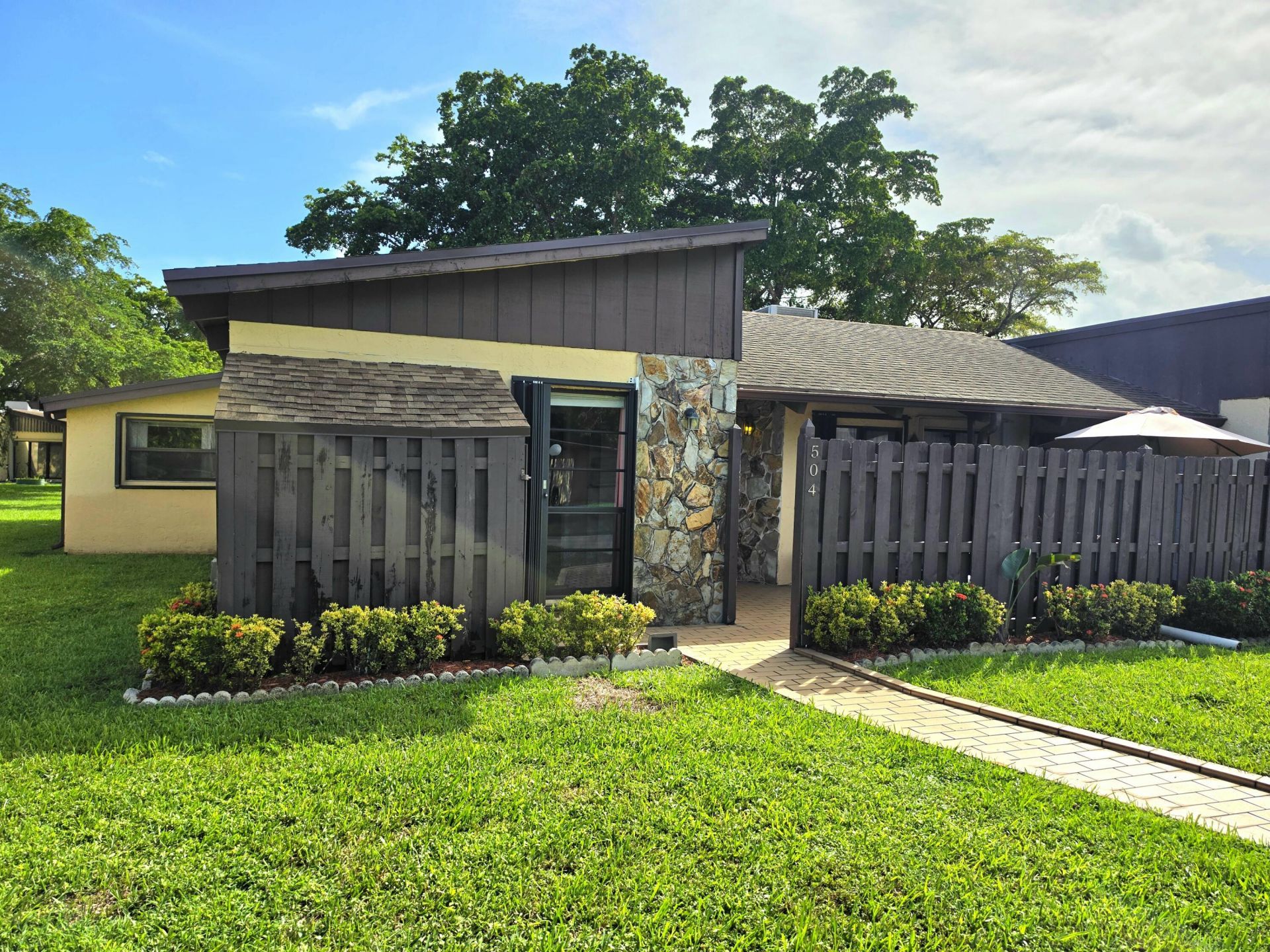 504 Briarwood Circle, Unit 1-54, Hollywood, FL 33024 Photo